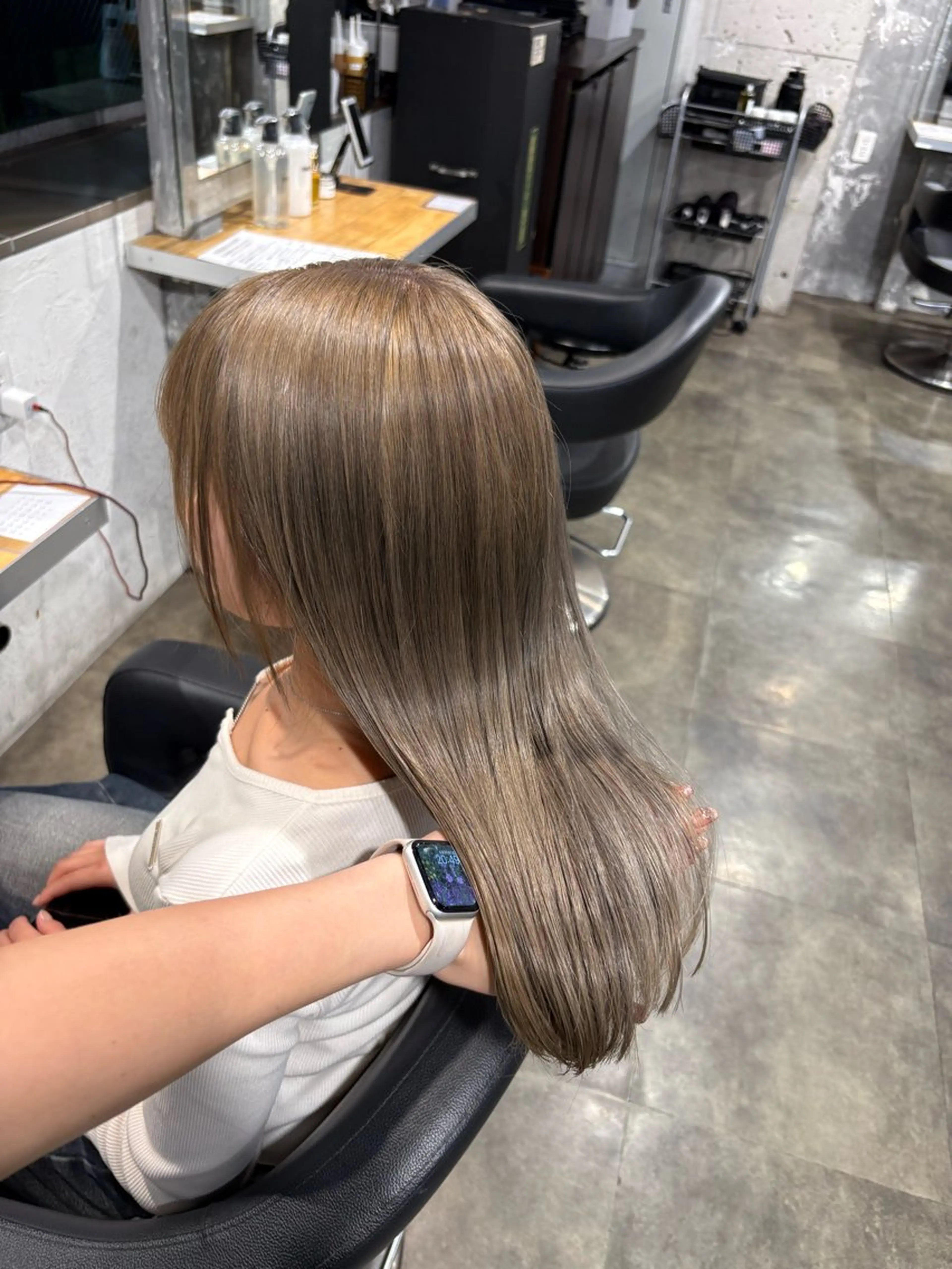 セミロング カラー カット ヘアカラー ハイトーンブロンド 横浜💞ミオのヘアスタイル