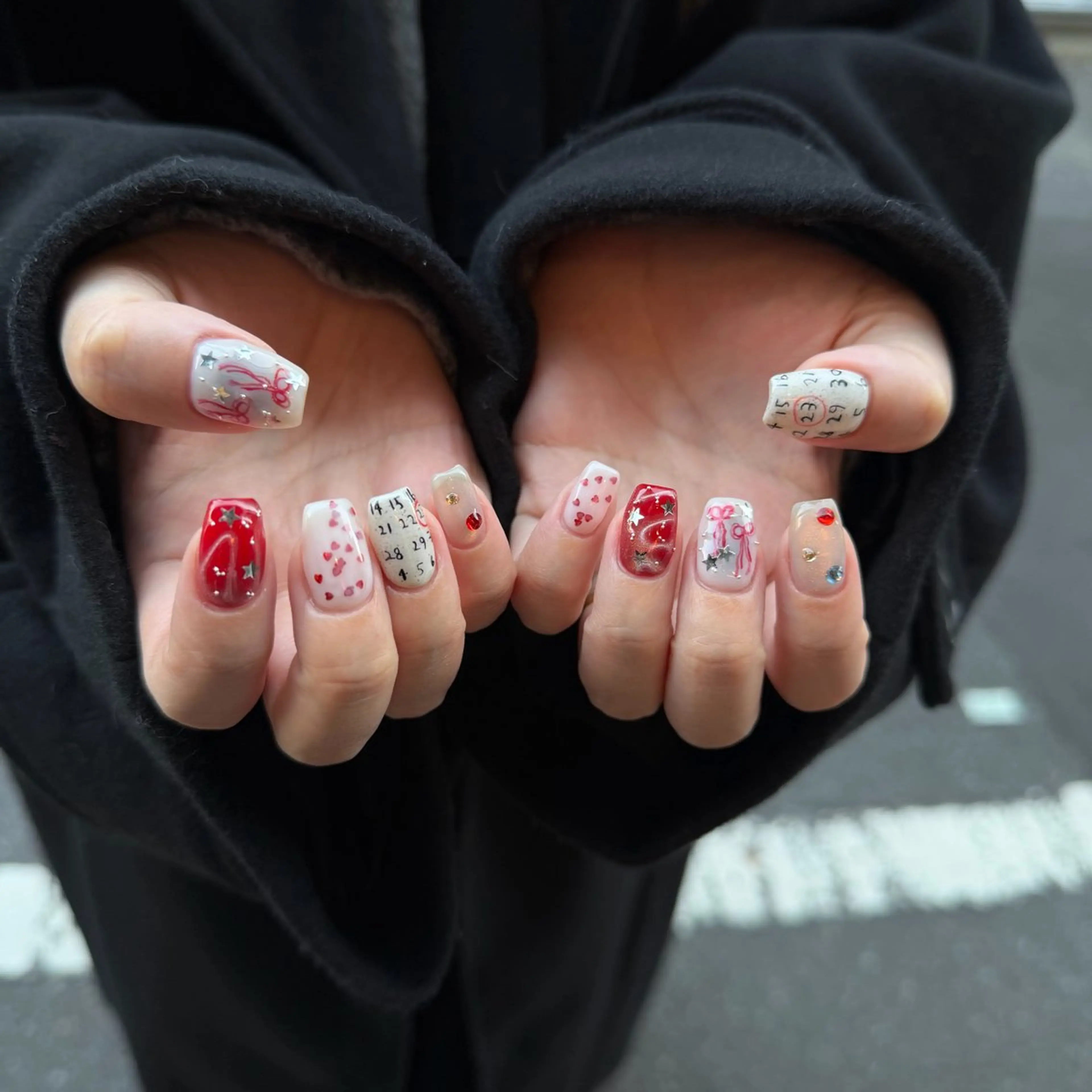 ネイル 冬ネイル クリスマス ハンドネイル 𝐫𝐚𝐢 𝐧𝐚𝐢𝐥のネイルデザイン