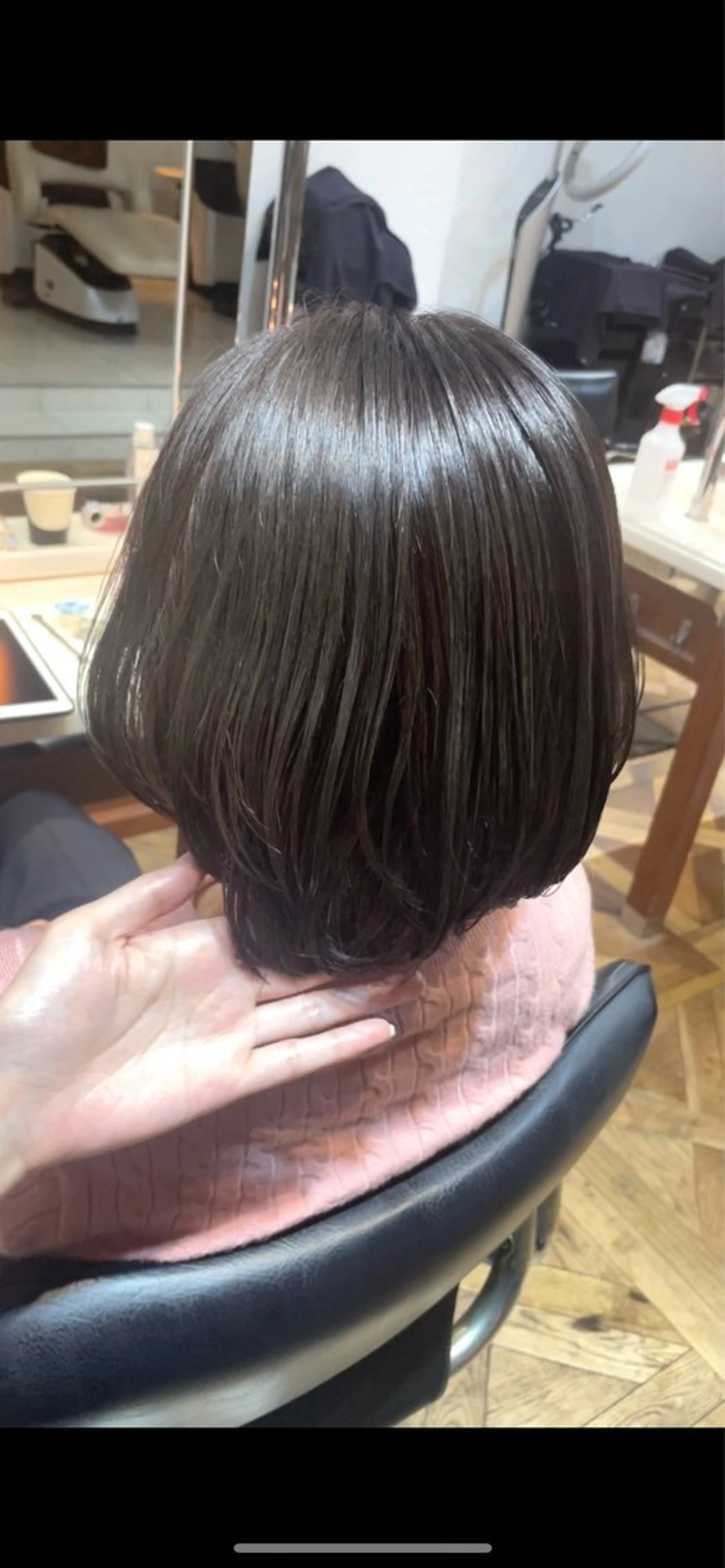 ミディアム カラー ボブレイヤー グレージュ ボブ レイヤーカット カット ヘアカラー トリートメント BEBE所属・ご新規様限定 透明感カラーKANAのヘアスタイル
