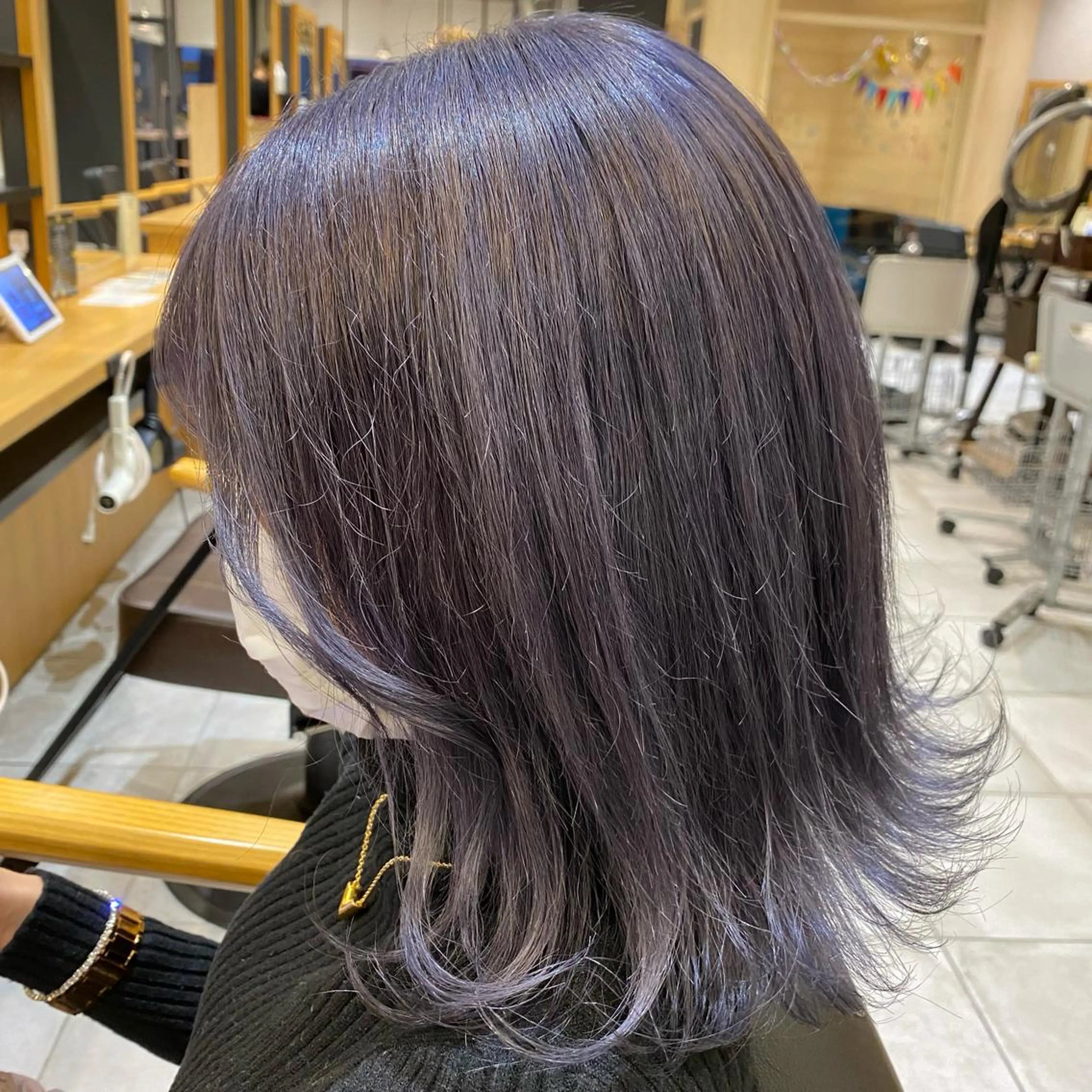 ミディアム カラー アッシュ ブリーチ ラベンダーカラー ラベンダーアッシュ Seaツイスト/ ユウガのヘアスタイル