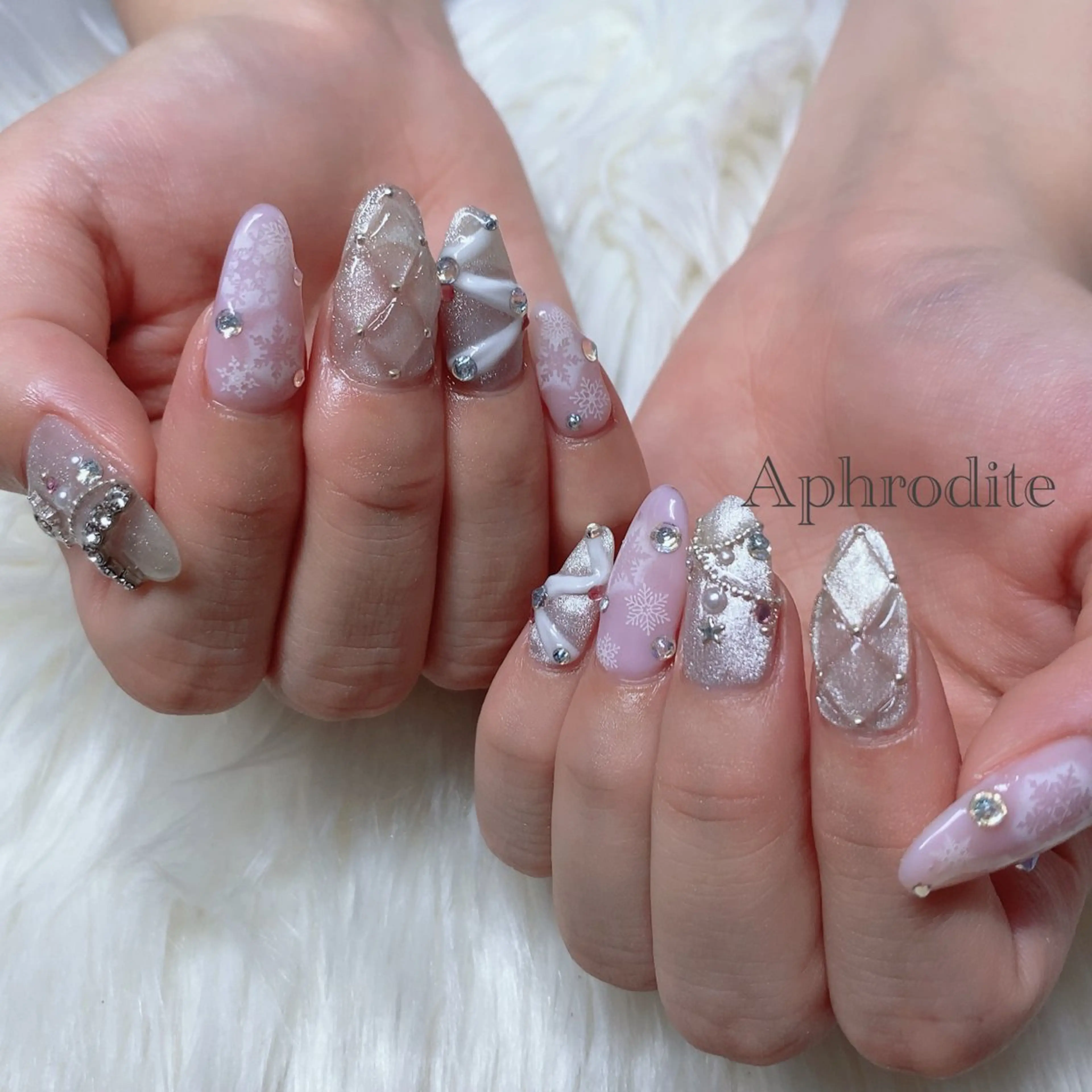 ネイル Aphrodite パラジェル認定サロンのネイルデザイン