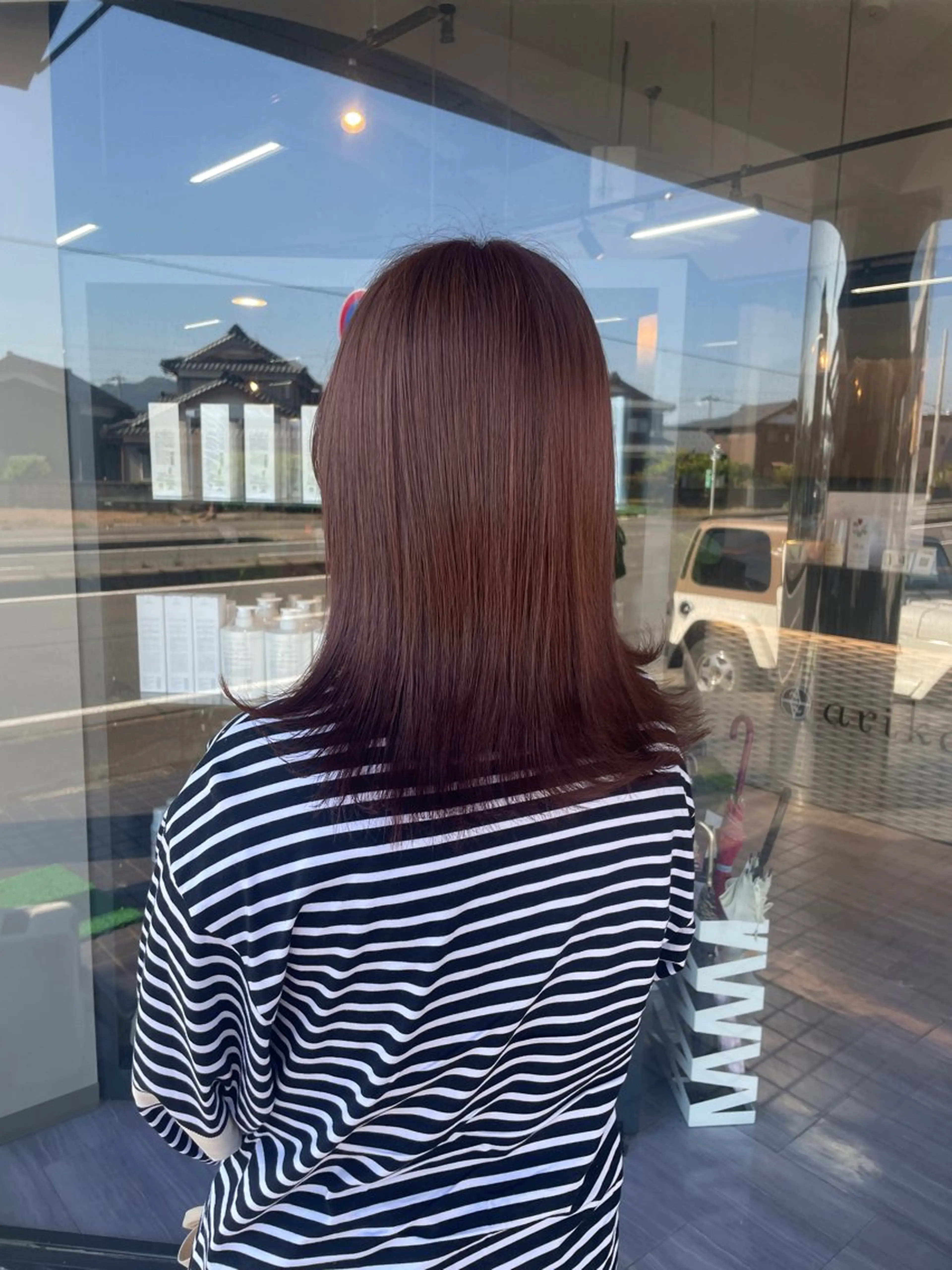 ミディアム カラー alu所属・マキノ キョウカのヘアスタイル