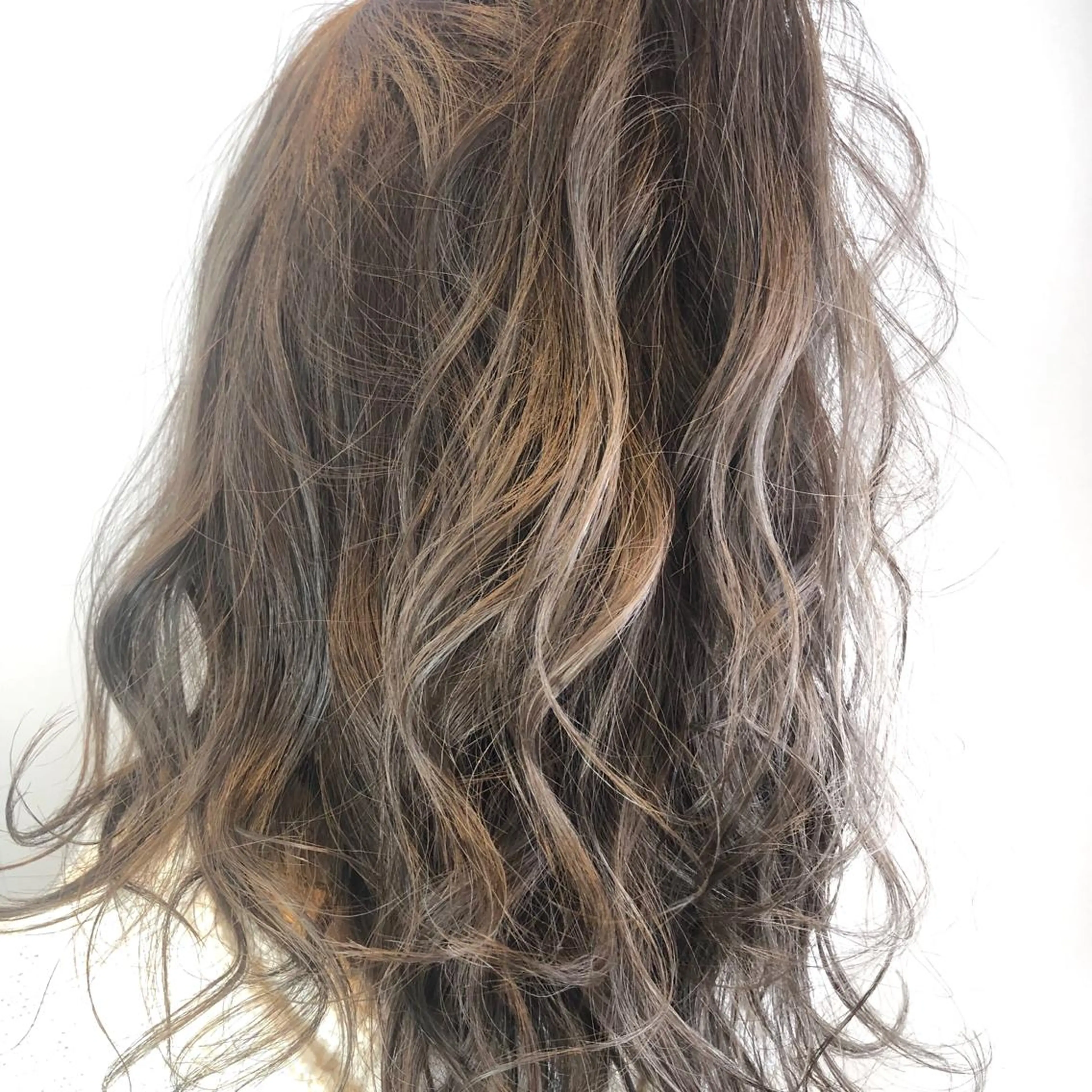 ロング カラー ヘアアレンジ ブリーチ グレージュ ハイライトカラー ハイライト 高橋胡桃🪽 ディレクターのヘアスタイル