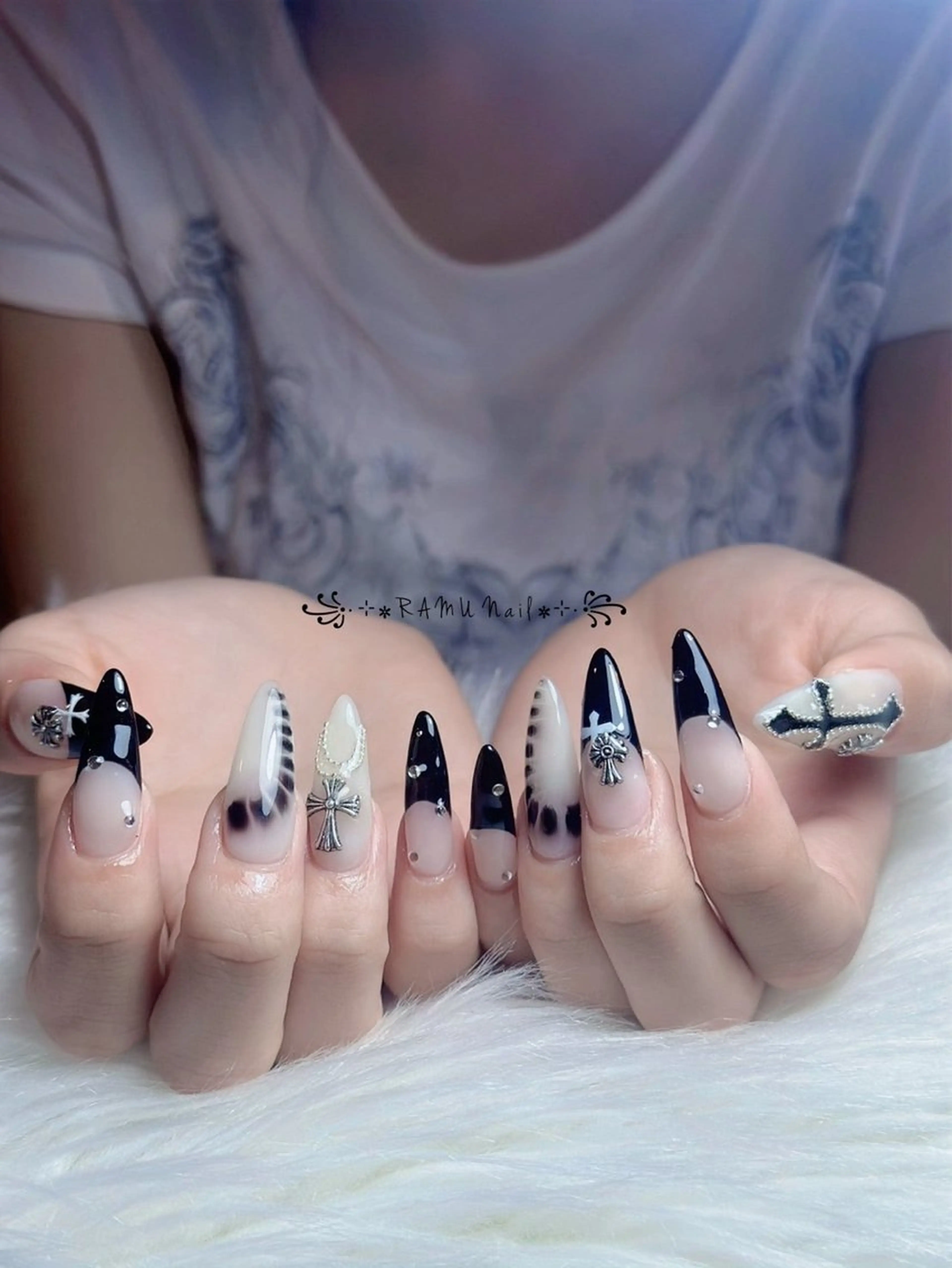 ネイル キラキラネイル マグネットネイル ミラーネイル ピンク ワンホンネイル ハンドネイル RAMU Nail 恵比寿店のネイルデザイン