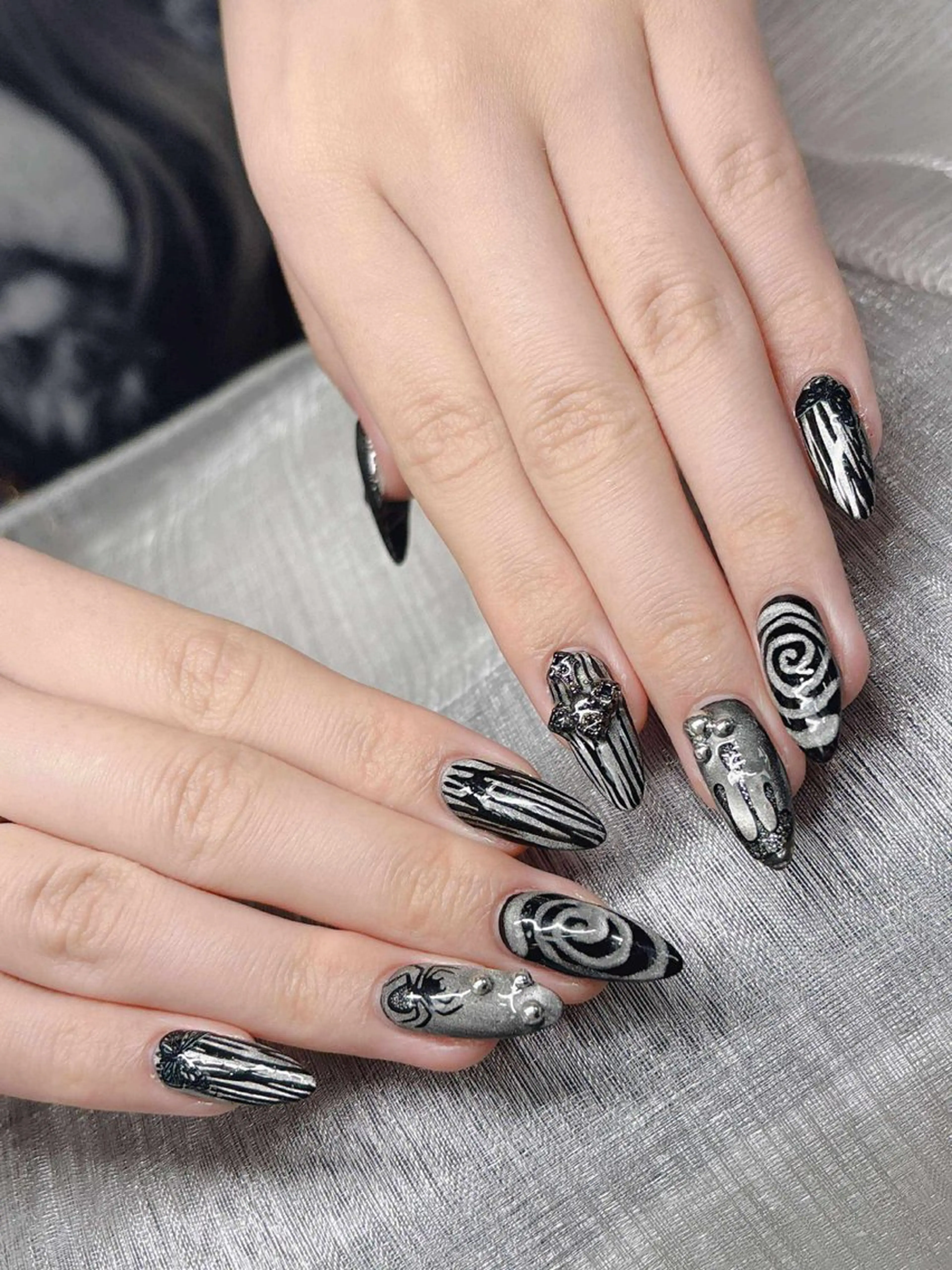 ネイル 長さ出し グラデーション 卒業式 キラキラネイル マグネットネイル ハンドネイル Lee Nailsのネイルデザイン