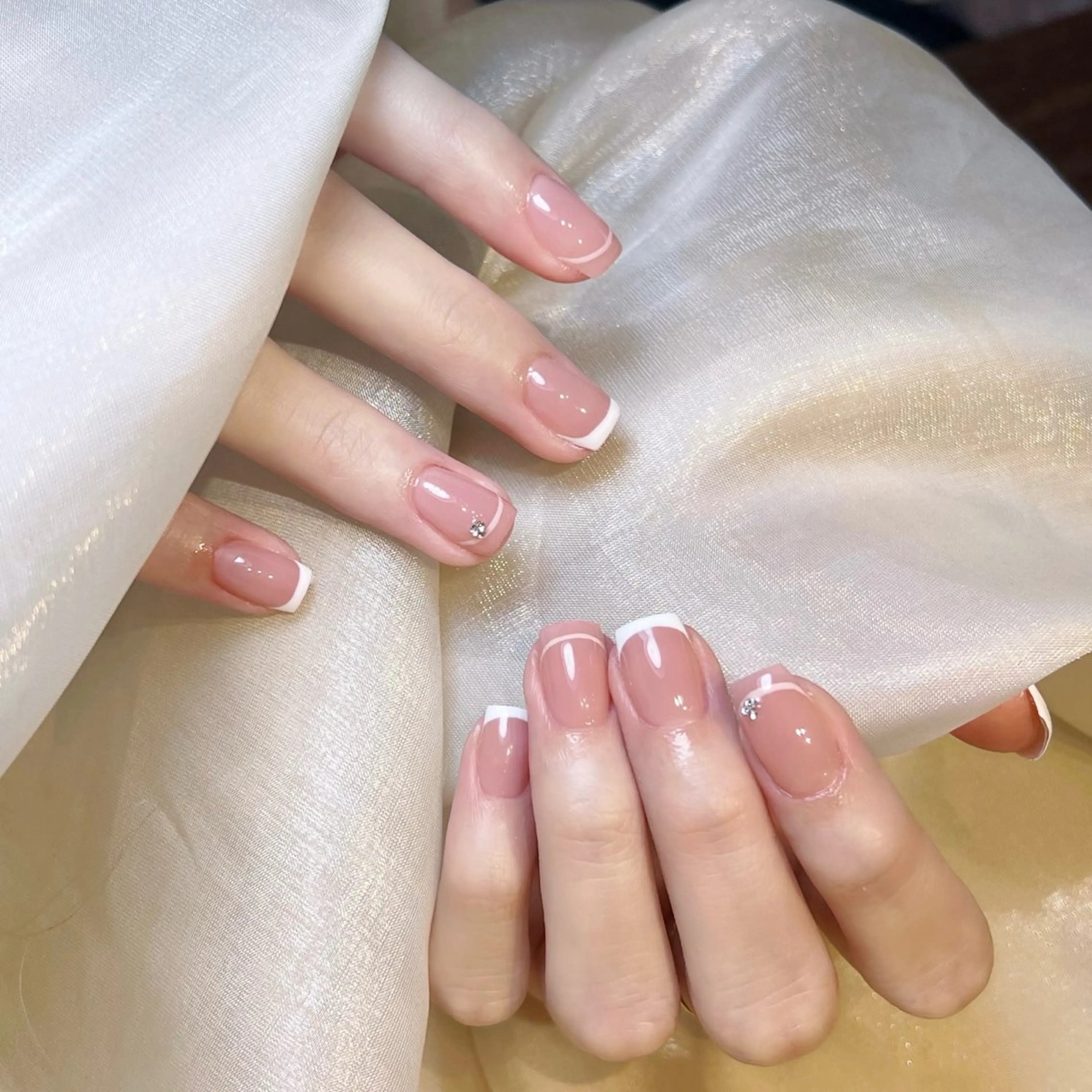 ハンド　💚オフ無し　フレンチ（クリアベース）の写真