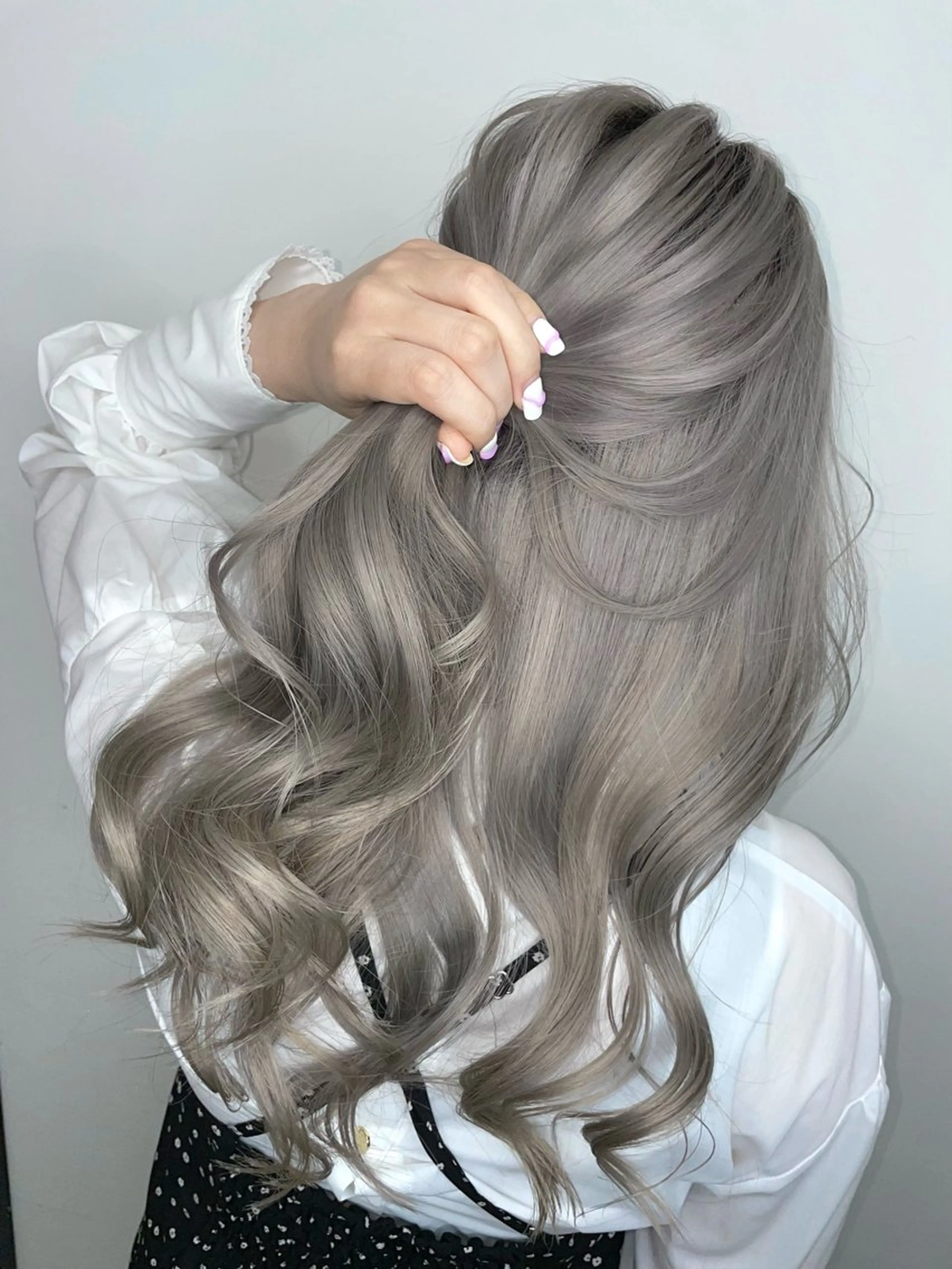 ロング ヘアカラー 原田 瑠月のヘアスタイル