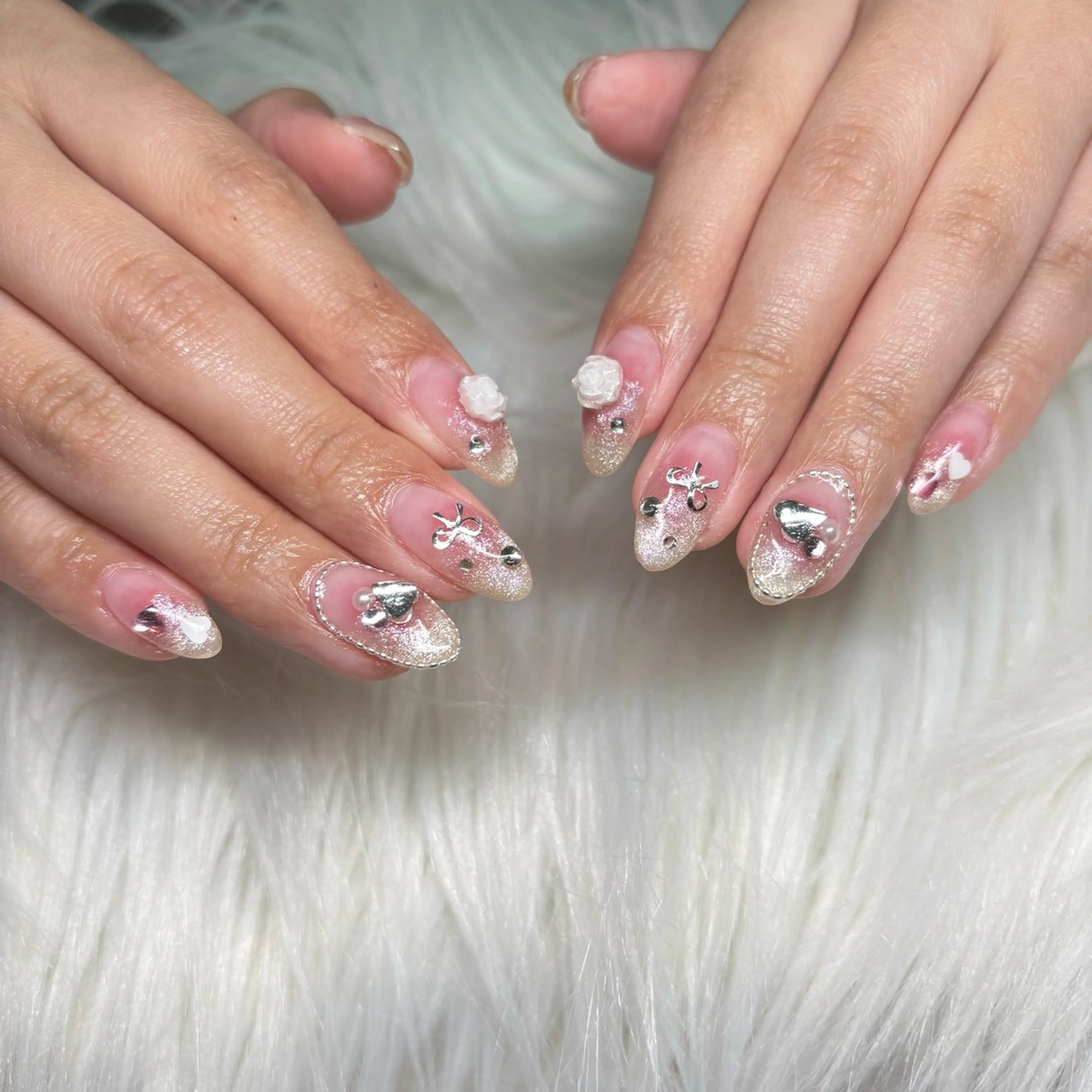 ネイル チークネイル ハンドネイル RE💟N.NAIL ラテン系お姉さんのネイルデザイン