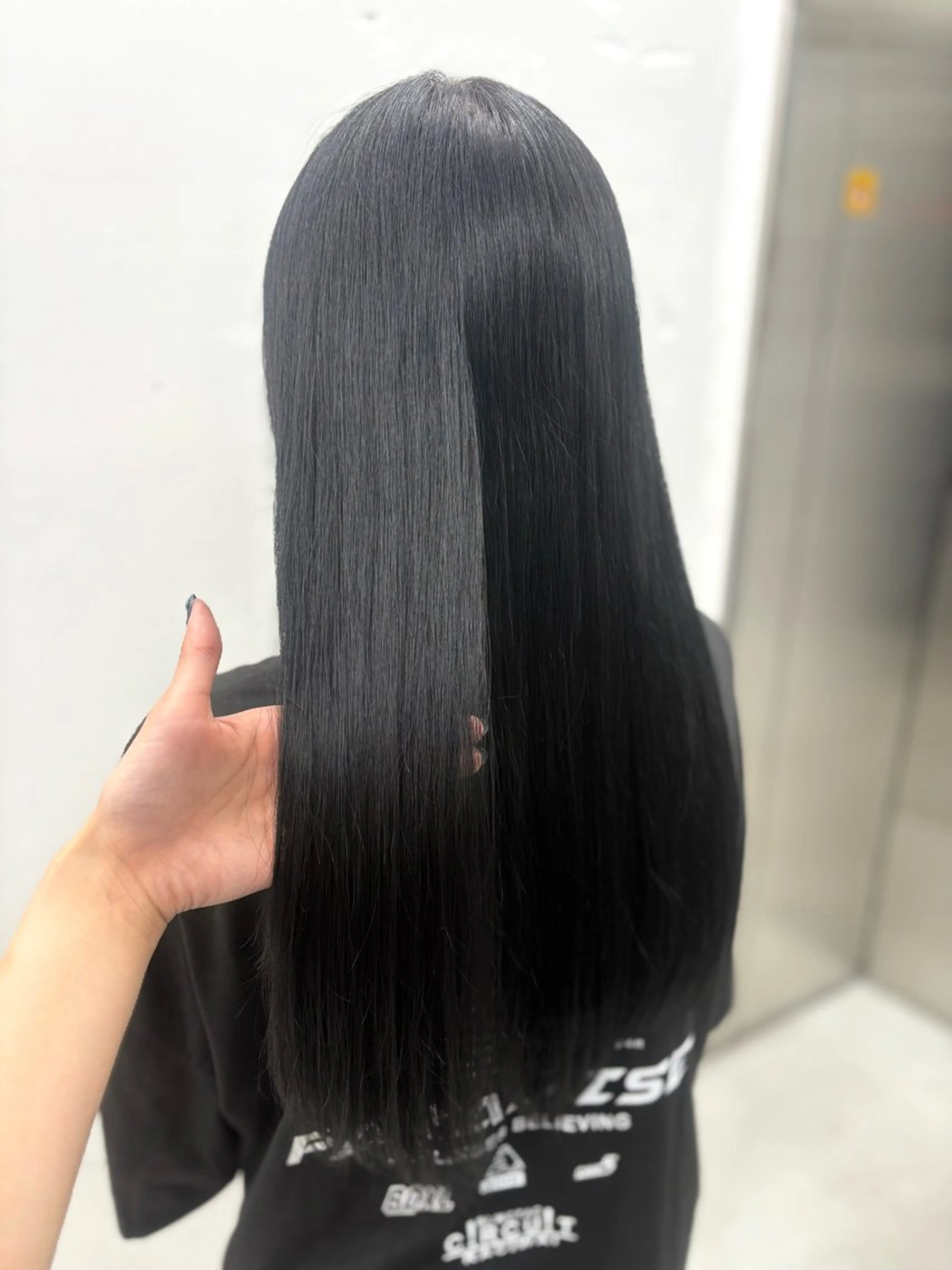 ロング カラー 黒髪 ブリーチ ブルーカラー ブルーブラック 透明感カラー ヘアカラー トリートメント 🌟ゆりあ🌟 JILLSTUDIOのヘアスタイル