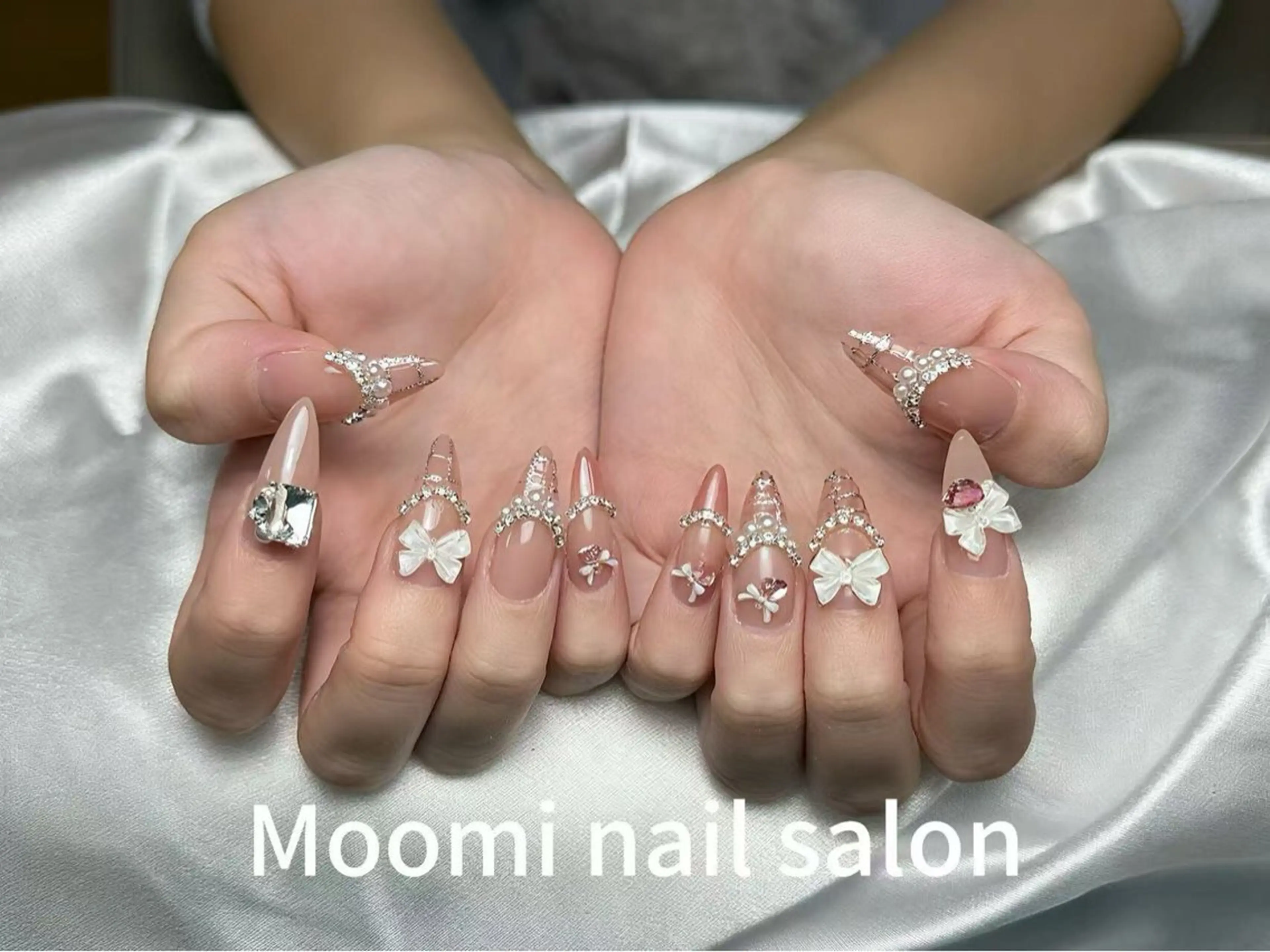 ネイル チークネイル フレンチネイル ジェルネイル グラデーション ハート ハンドネイル moomi nail スカルプ専門のネイルデザイン