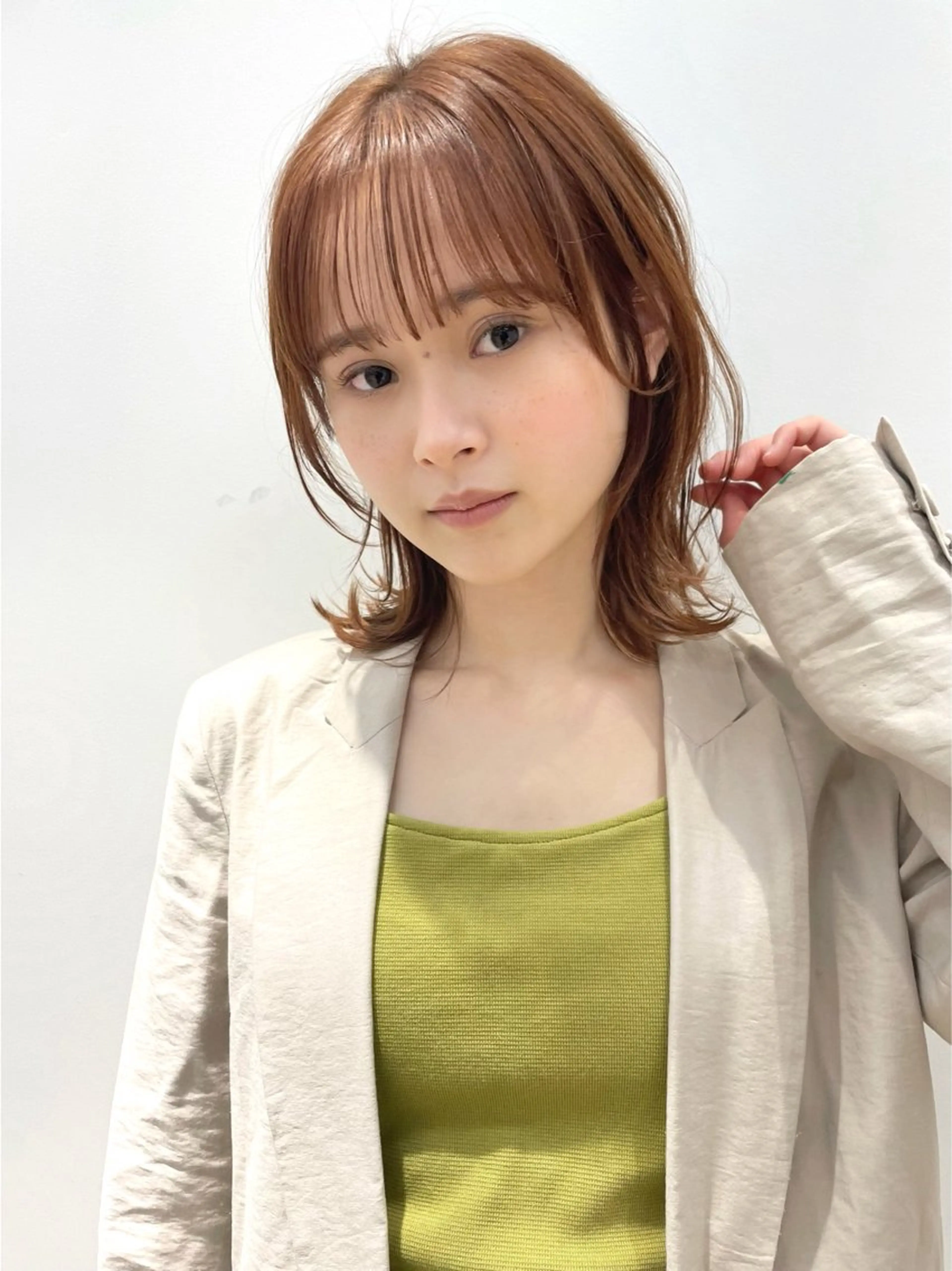 ミディアム カラー 顔まわりレイヤー レイヤーカット カット ヘアカラー トリートメント 結べるレイヤーボブ くびれLady表参道のヘアスタイル