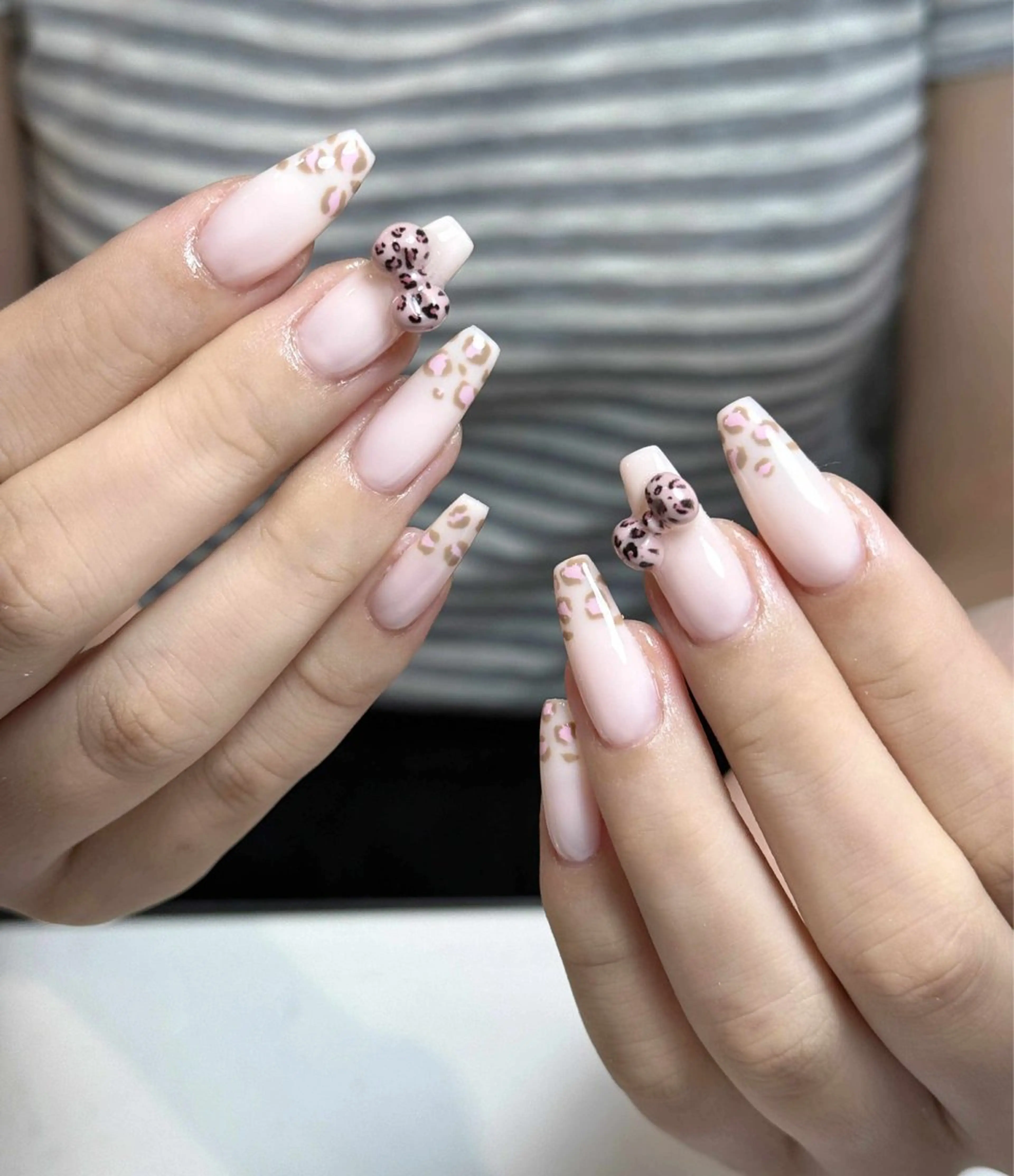 ネイル フレンチネイル ジェルネイル キラキラネイル 韓国ネイル レース ハンドネイル Julli nail studio所属・Julli NailStudioのネイルデザイン