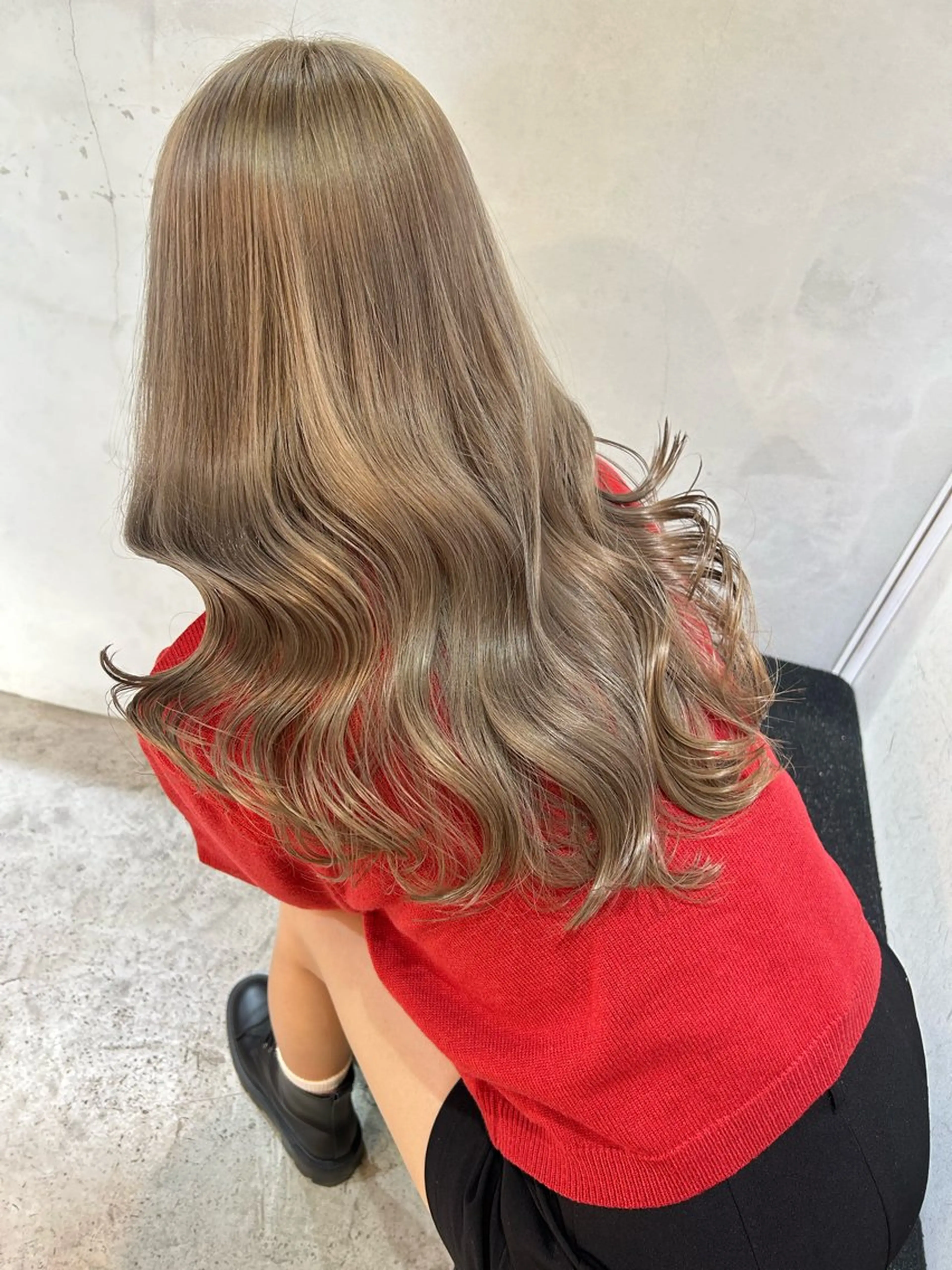 セミロング カラー ベージュカラー ミルクティーベージュ カット ヘアカラー トリートメント 🧸艶々韓国ヘア 🧁mizunaのヘアスタイル