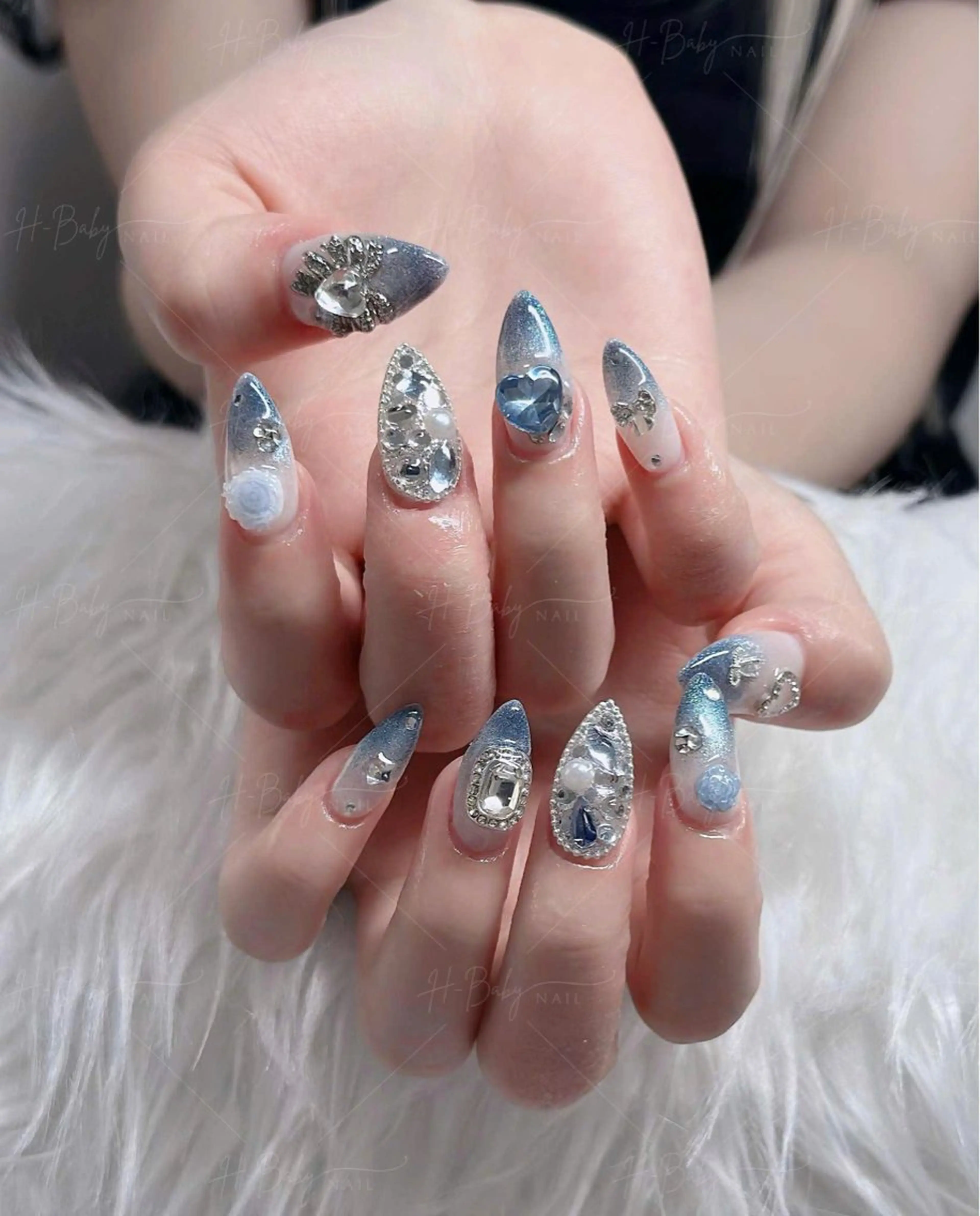 ネイル フレンチネイル ジェルネイル ガラスフレンチ ハロウィン ハート H.baby nail所属・H.baby Nail Salonのネイルデザイン