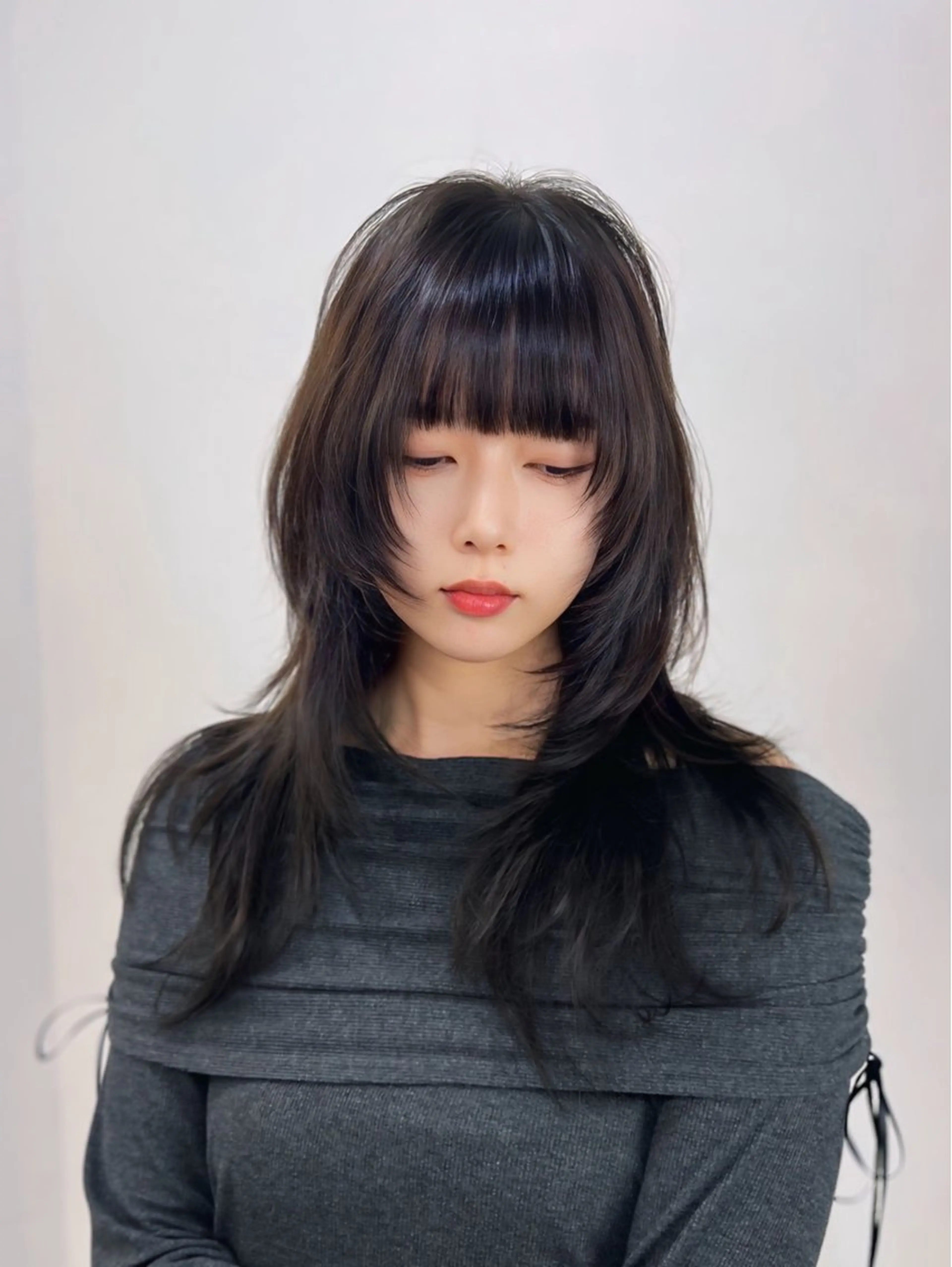 ロング カラー ハッシュカット レイヤーカット カット ヘアカラー トリートメント 透明感×髪質改善🧸 韓国ヘア　武田涼のヘアスタイル