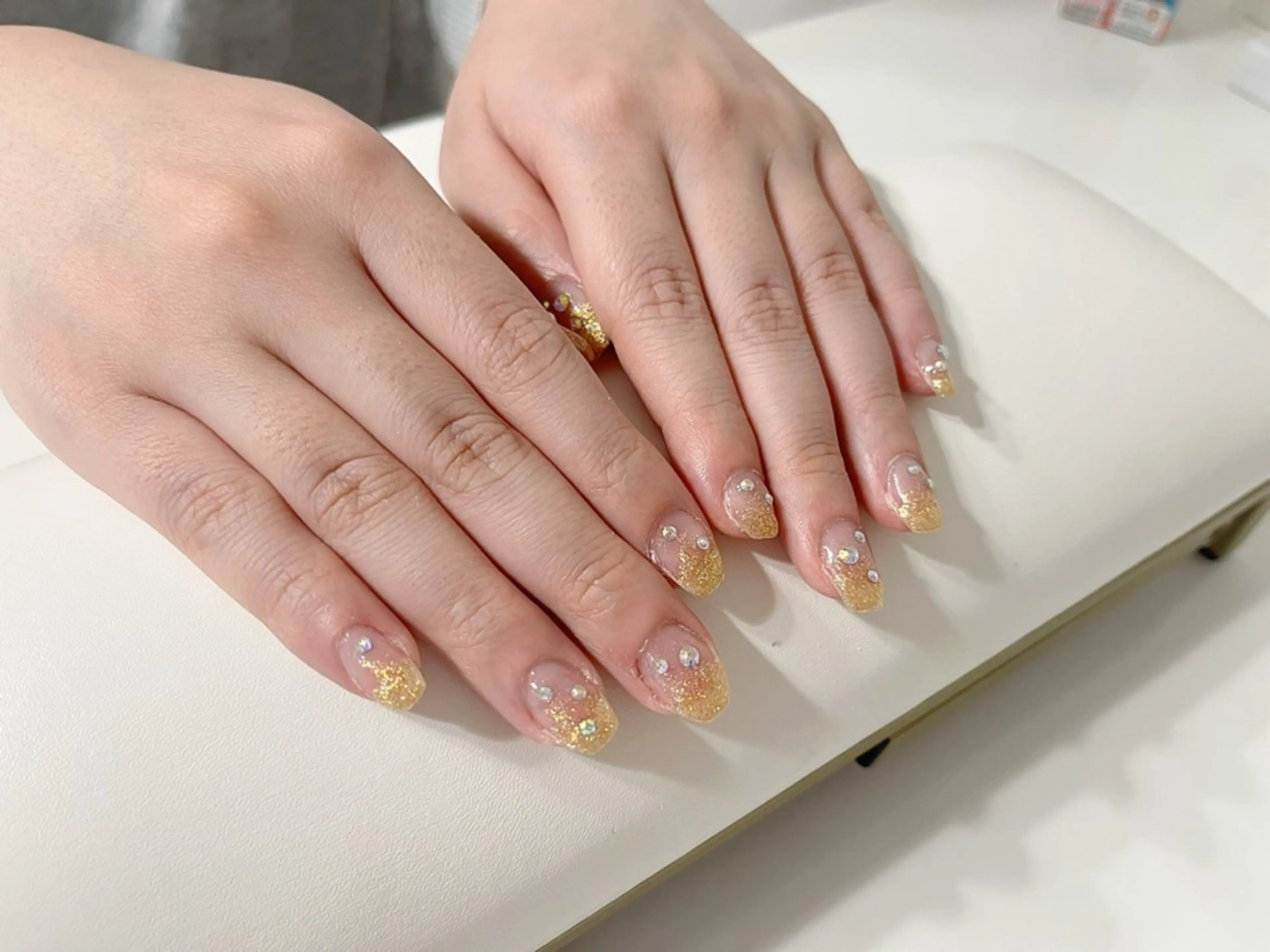 【HAND】ラメグラデーション+ストーン乗せ放題の写真