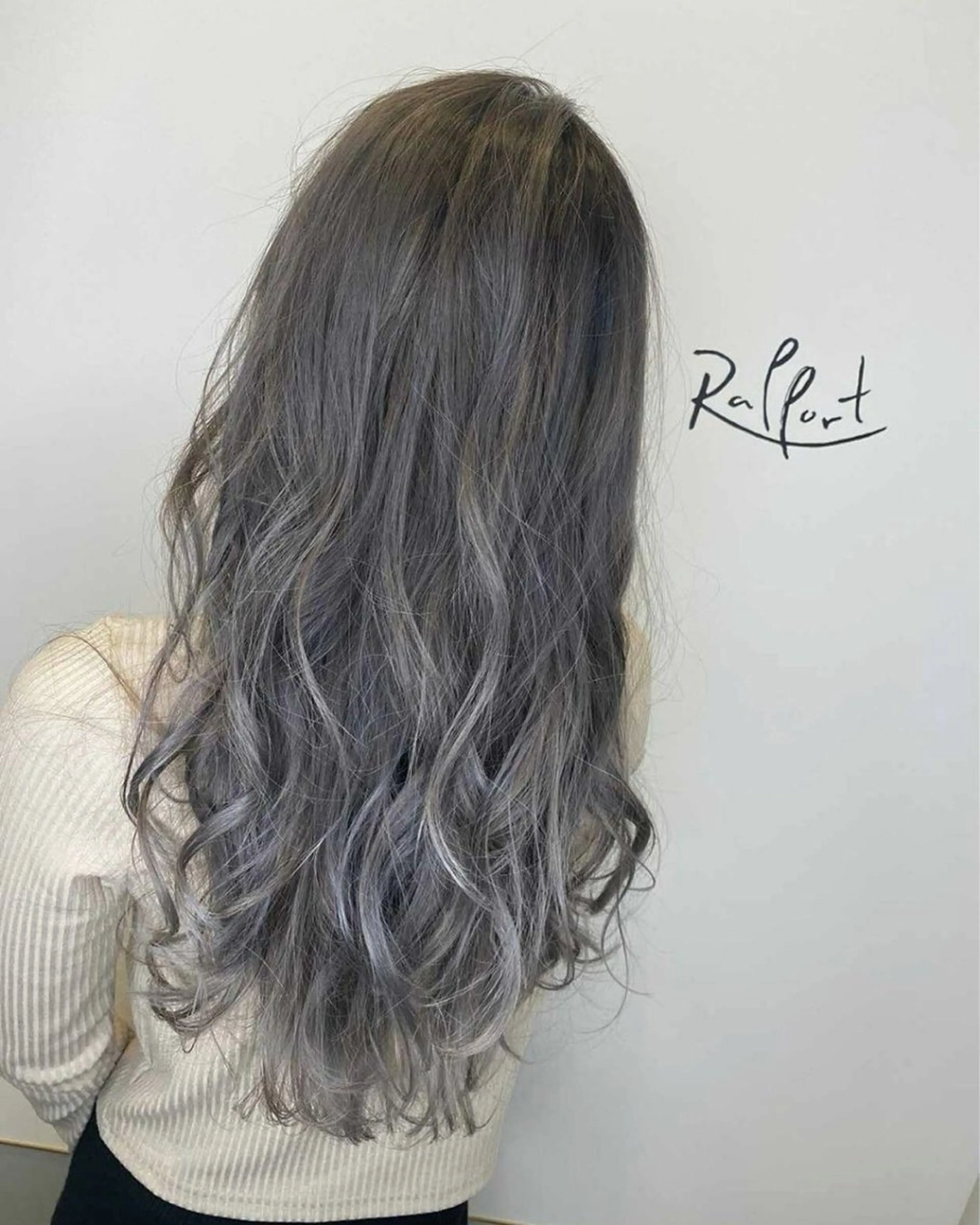 ロング カラー ヘアカラー トリートメント Rapport ラポールのヘアスタイル