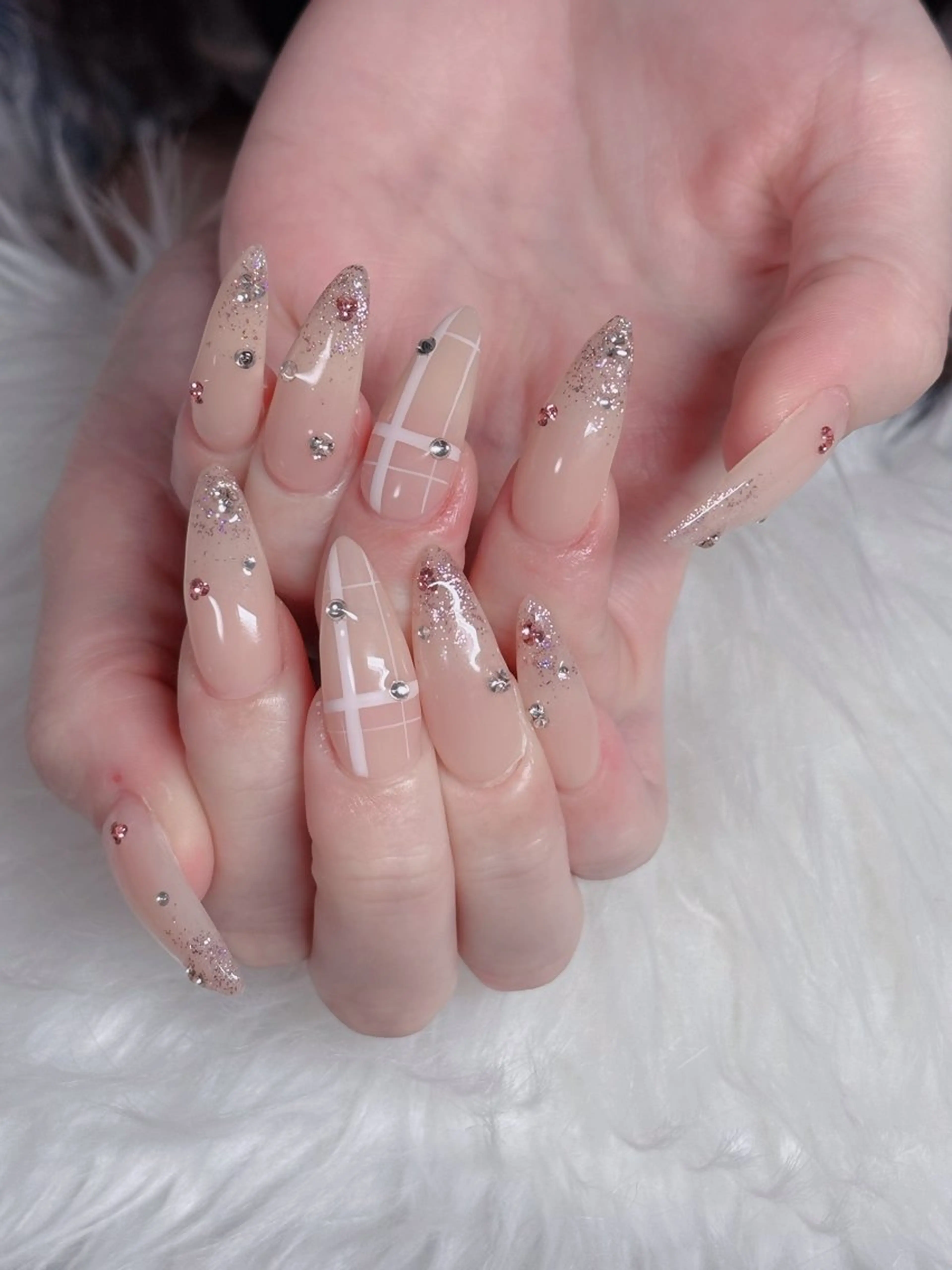 ネイル オーロラネイル フレンチネイル ジェルネイル ハロウィン キラキラネイル H.baby Nail Salon所属・H.baby Nail Salonのネイルデザイン