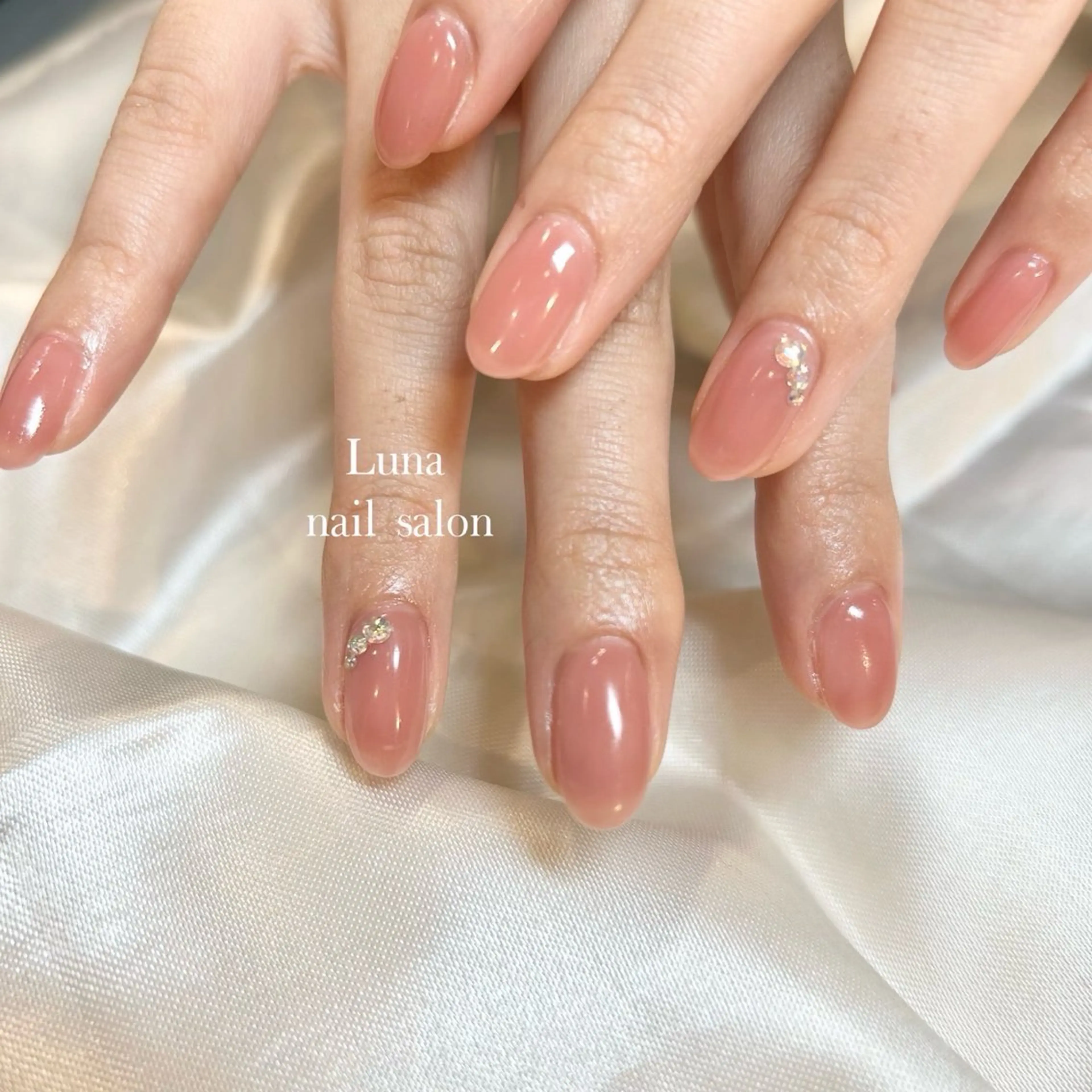 ネイル ハンドネイル Silver Lunaのネイルデザイン