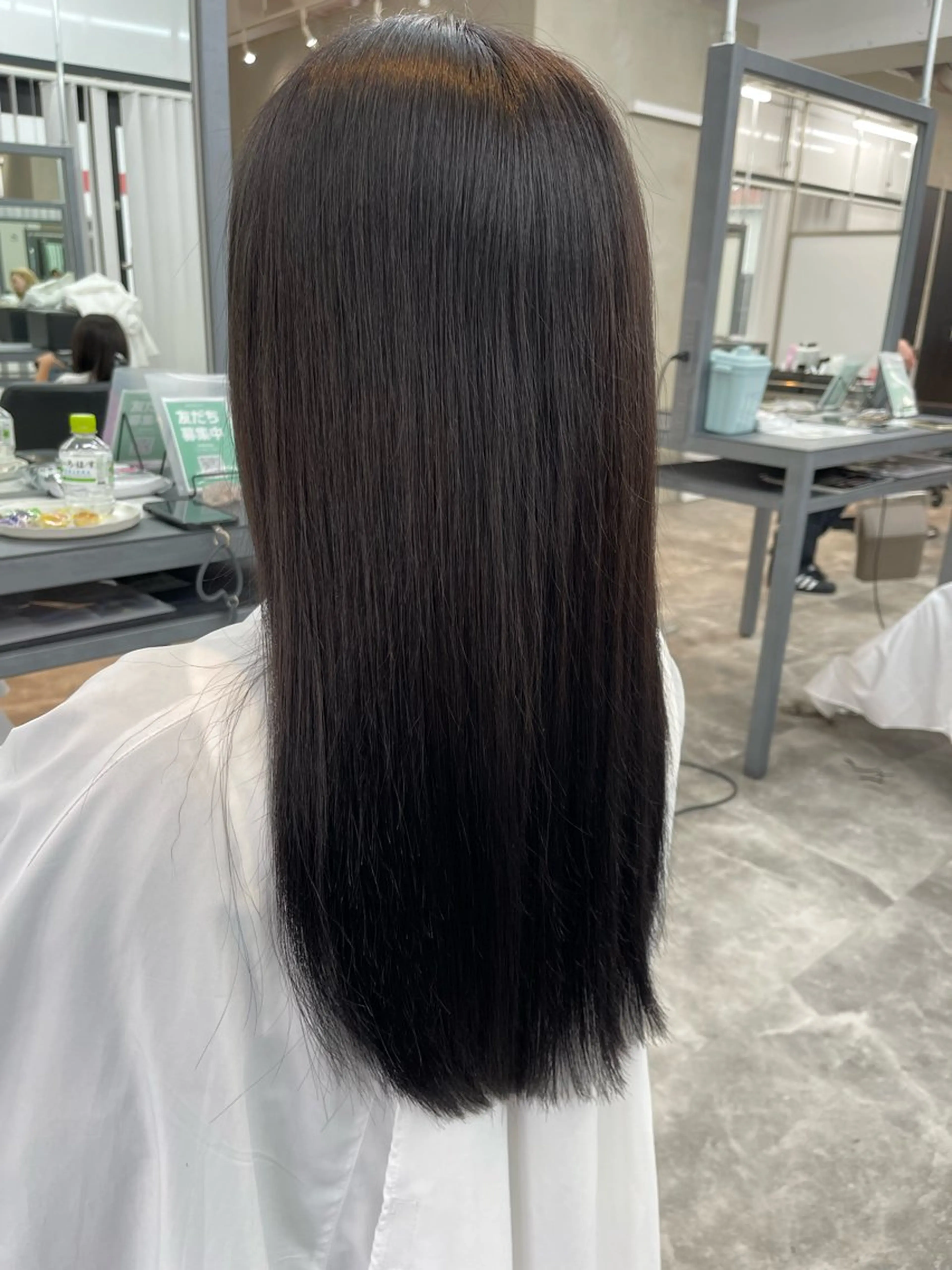 ロング トリートメント 縮毛矯正🐼暖色 根本侑季のヘアスタイル