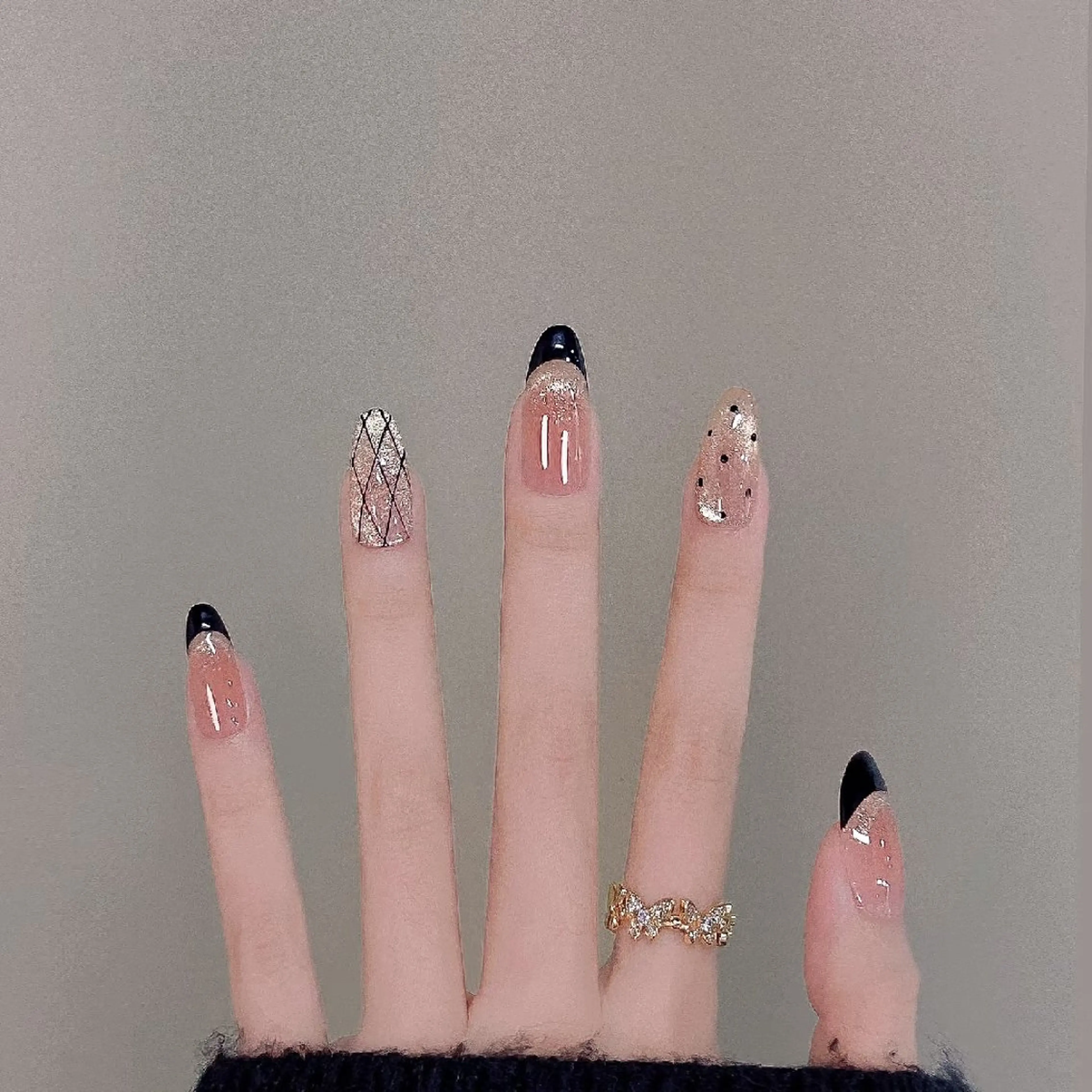 ネイル 鈴木 彩星のネイルデザイン