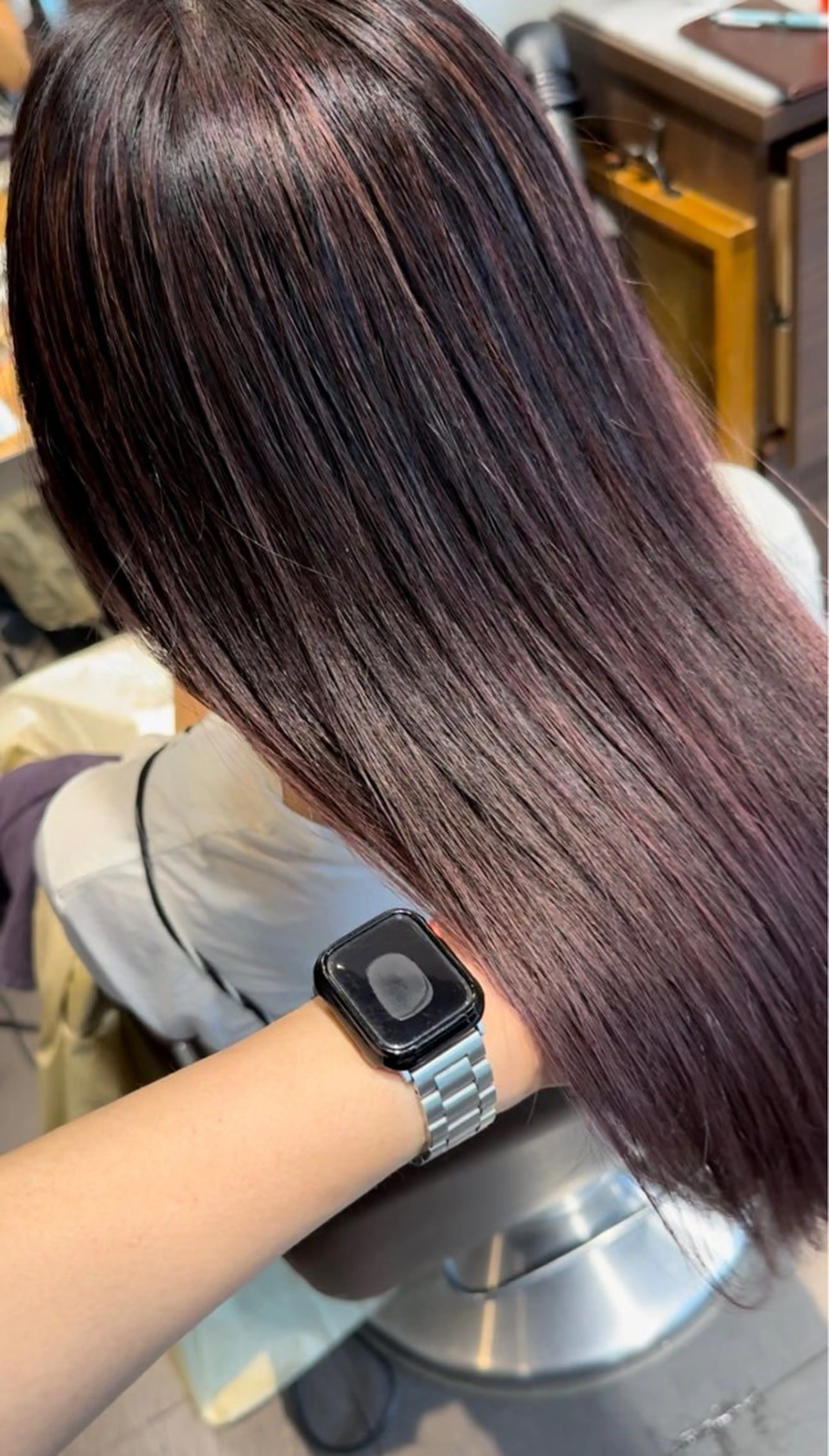 ロング カット ヘアカラー 齊藤政太 顔周り カット 透明感カラーのヘアスタイル