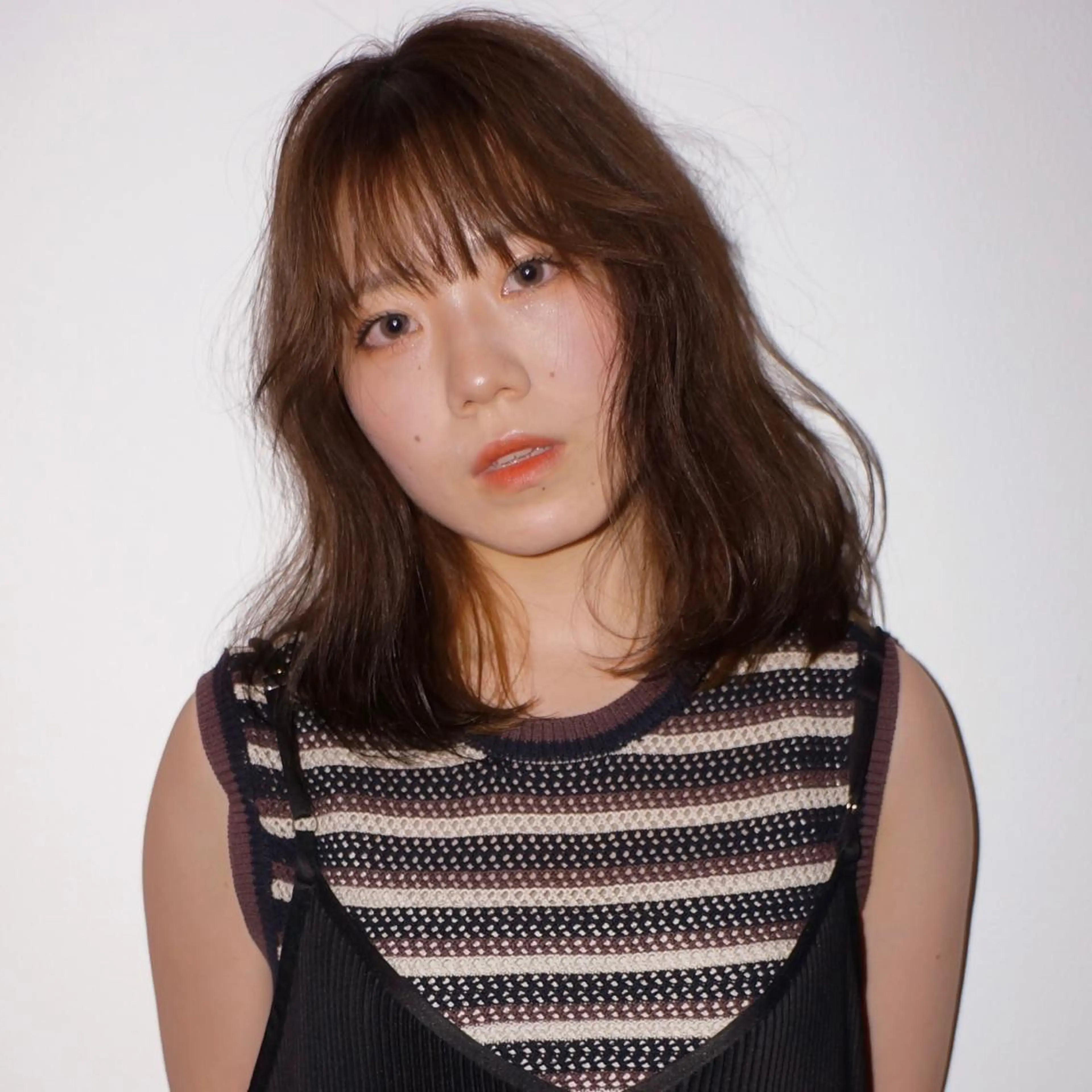 セミロング カラー ダウンパーマ 【sity.ザイク】のヘアスタイル