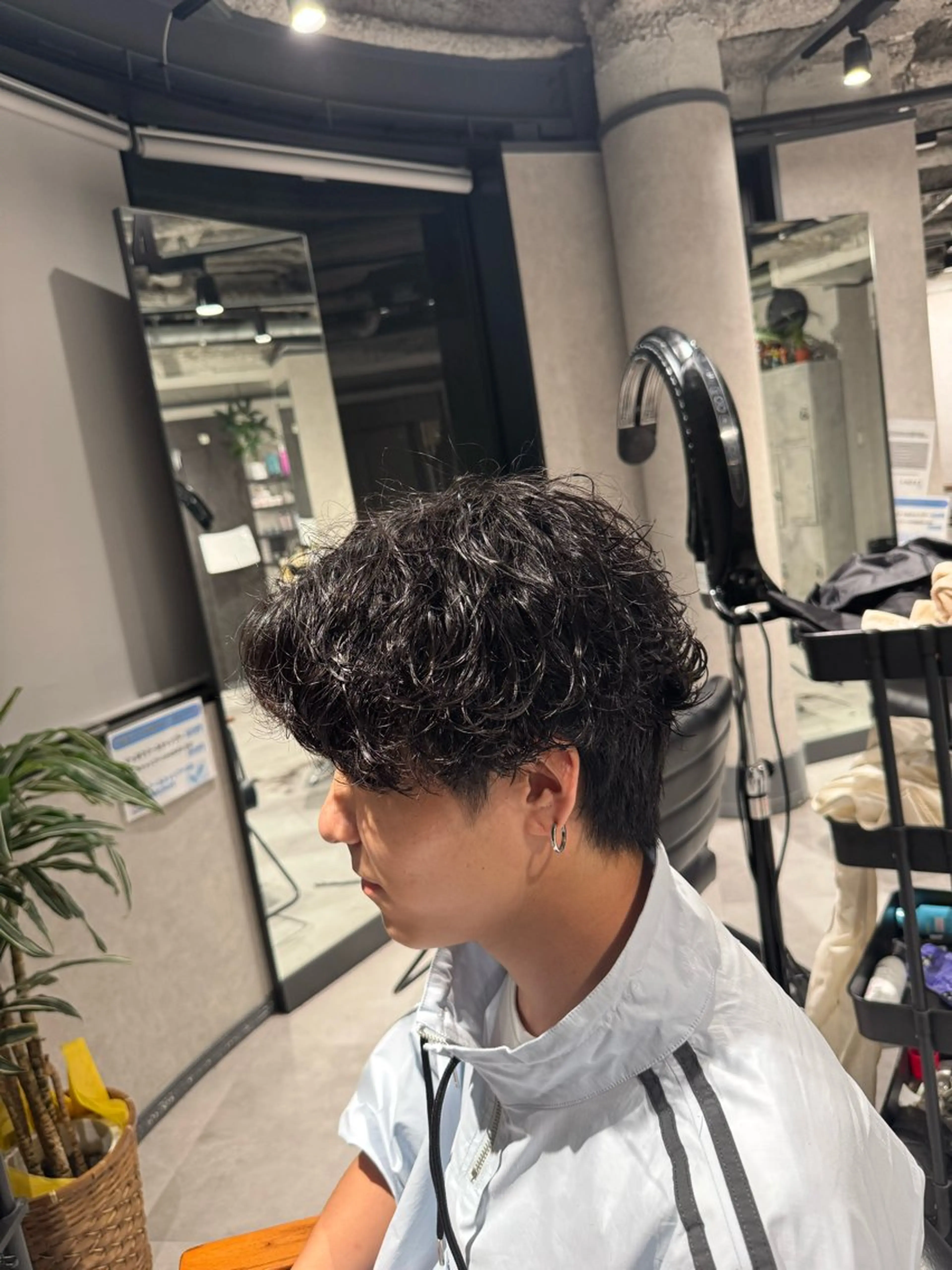 パーマ メンズ カット パーマ 韓国特化🇰🇷愁斗 センターパートパーマのヘアスタイル