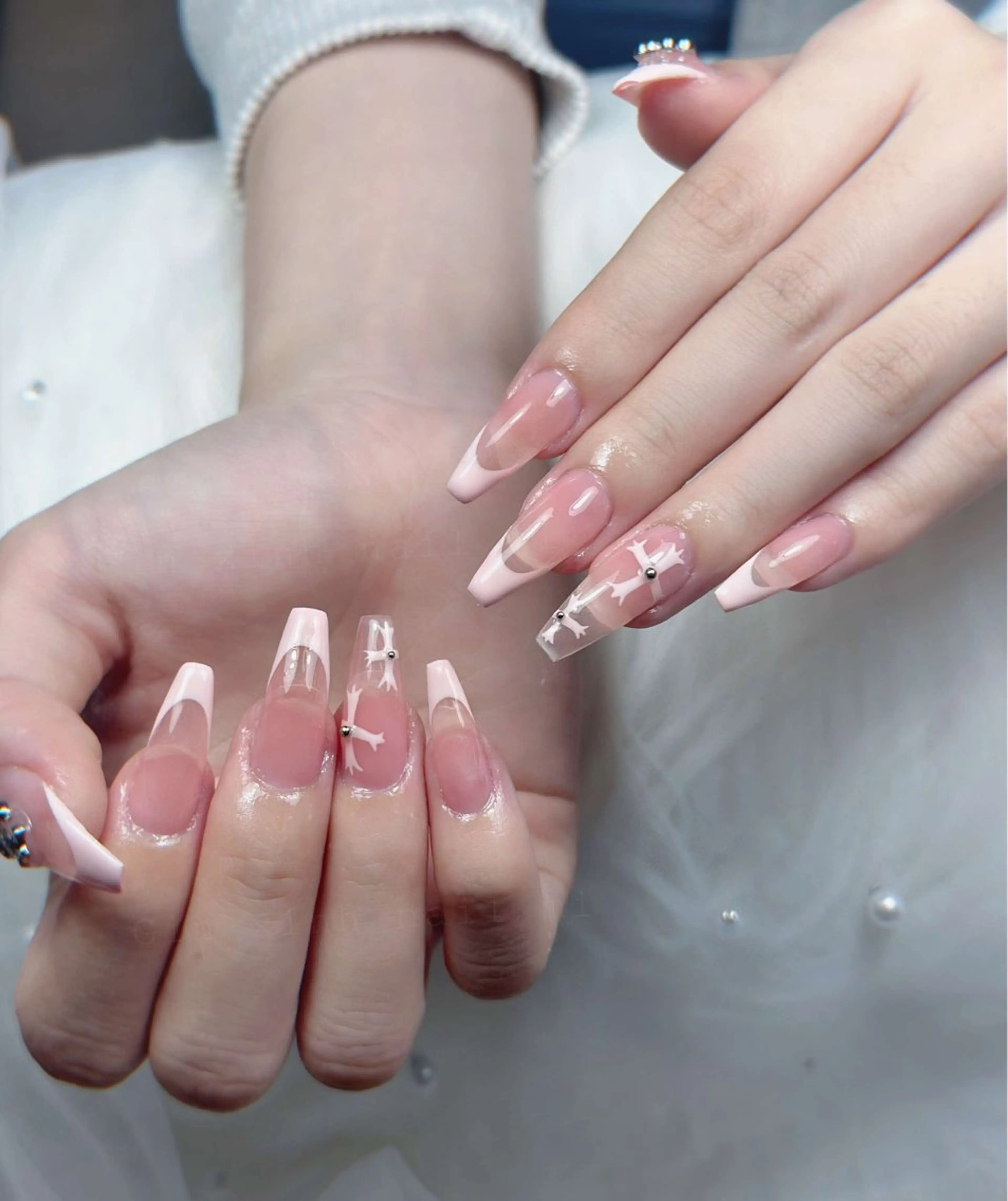 ネイル フレンチネイル ジェルネイル キラキラネイル 韓国ネイル マグネットネイル Julli nail studio所属・Julli NailStudioのネイルデザイン