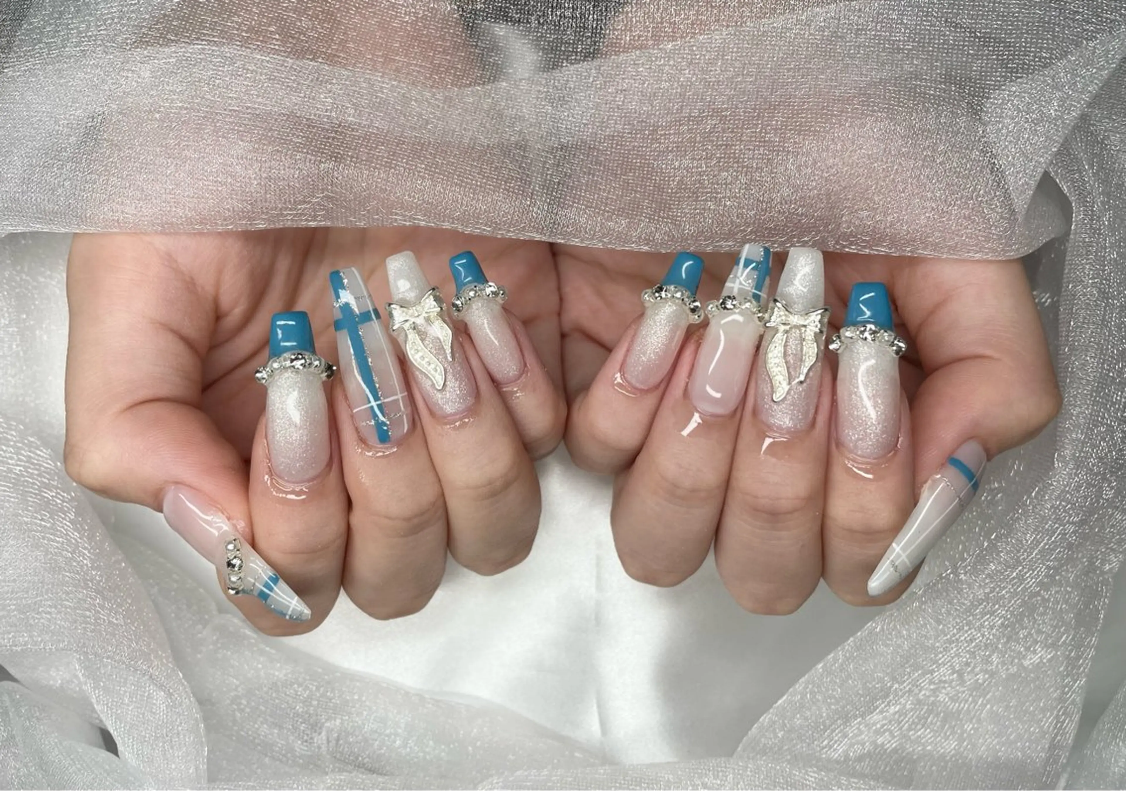 ネイル ハンドネイル Roi〈ロワ〉 Minakoのネイルデザイン