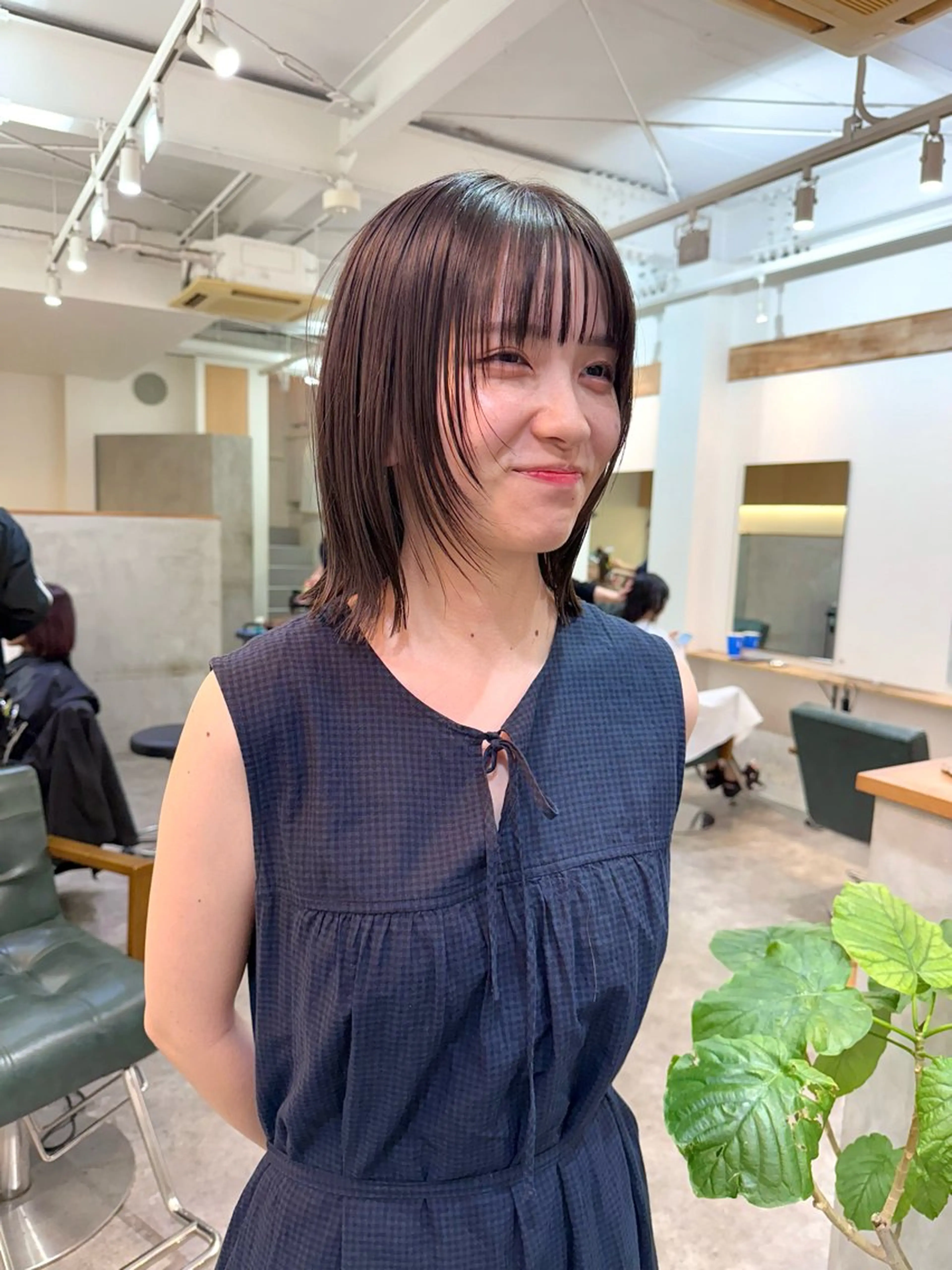 ミディアム カラー 顔まわりレイヤー レイヤーカット カット ヘアカラー トリートメント パーマ/透明感カラー /ボブ/吉田一生のヘアスタイル