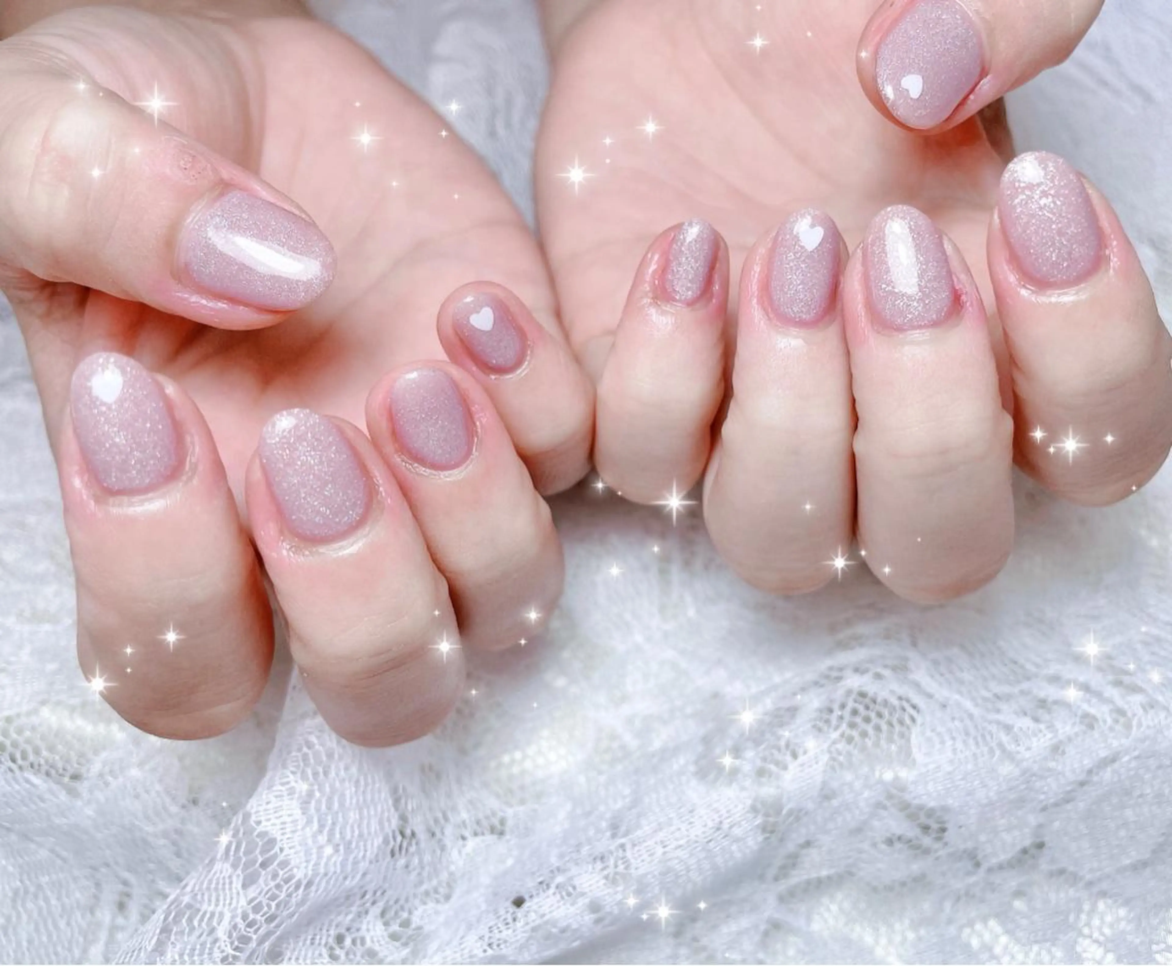 ネイル ホログラムネイル キラキラネイル ワンカラーネイル ピンク ピンクベージュ ハンドネイル FLARE NAIL フレアネイルのネイルデザイン
