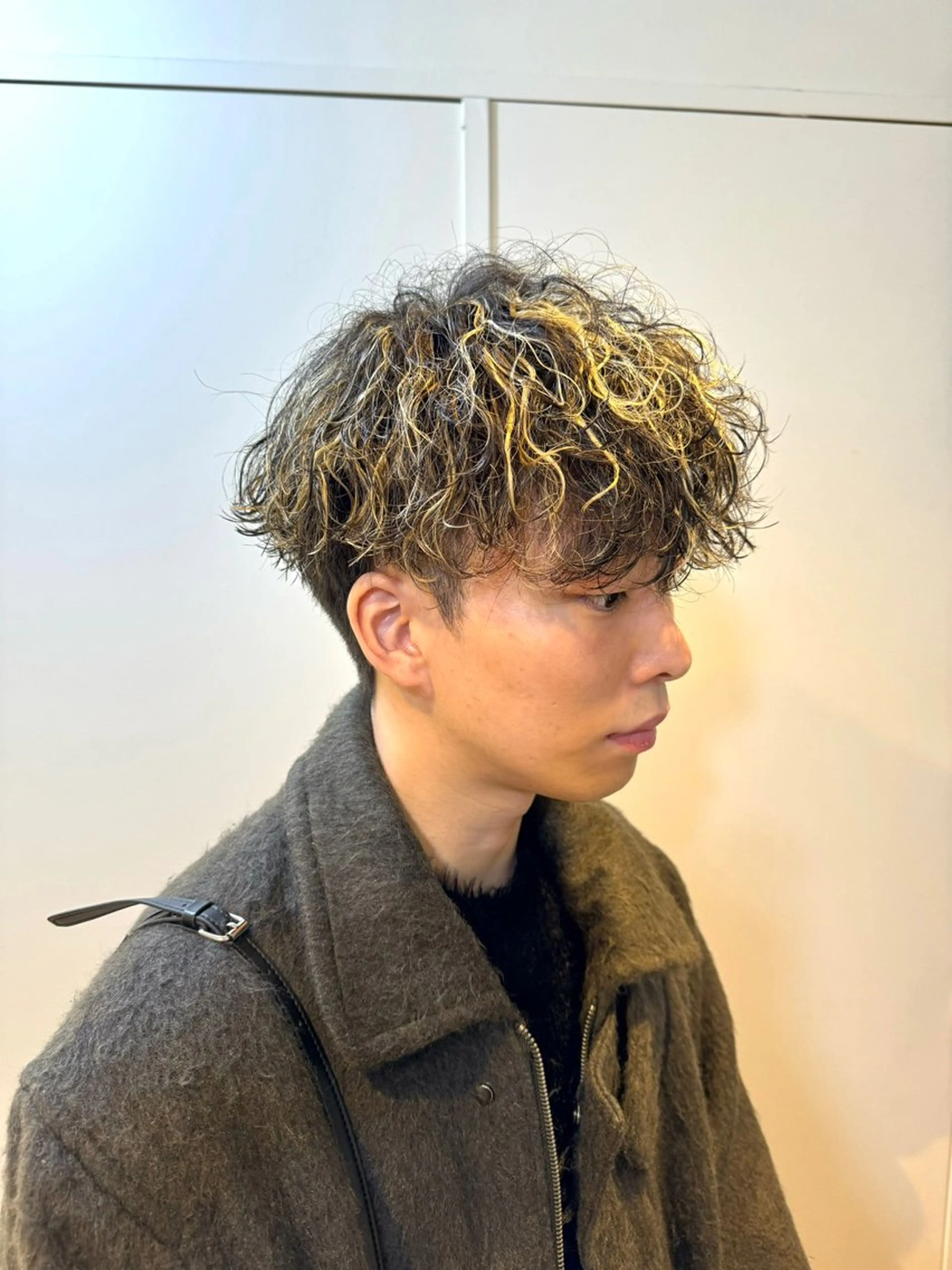 パーマ メンズ メンズハイライト メンズパーマ 波巻きパーマ カット ヘアカラー パーマ トリートメント シャドウパーマ/ 波巻パーマYu-Kiのヘアスタイル