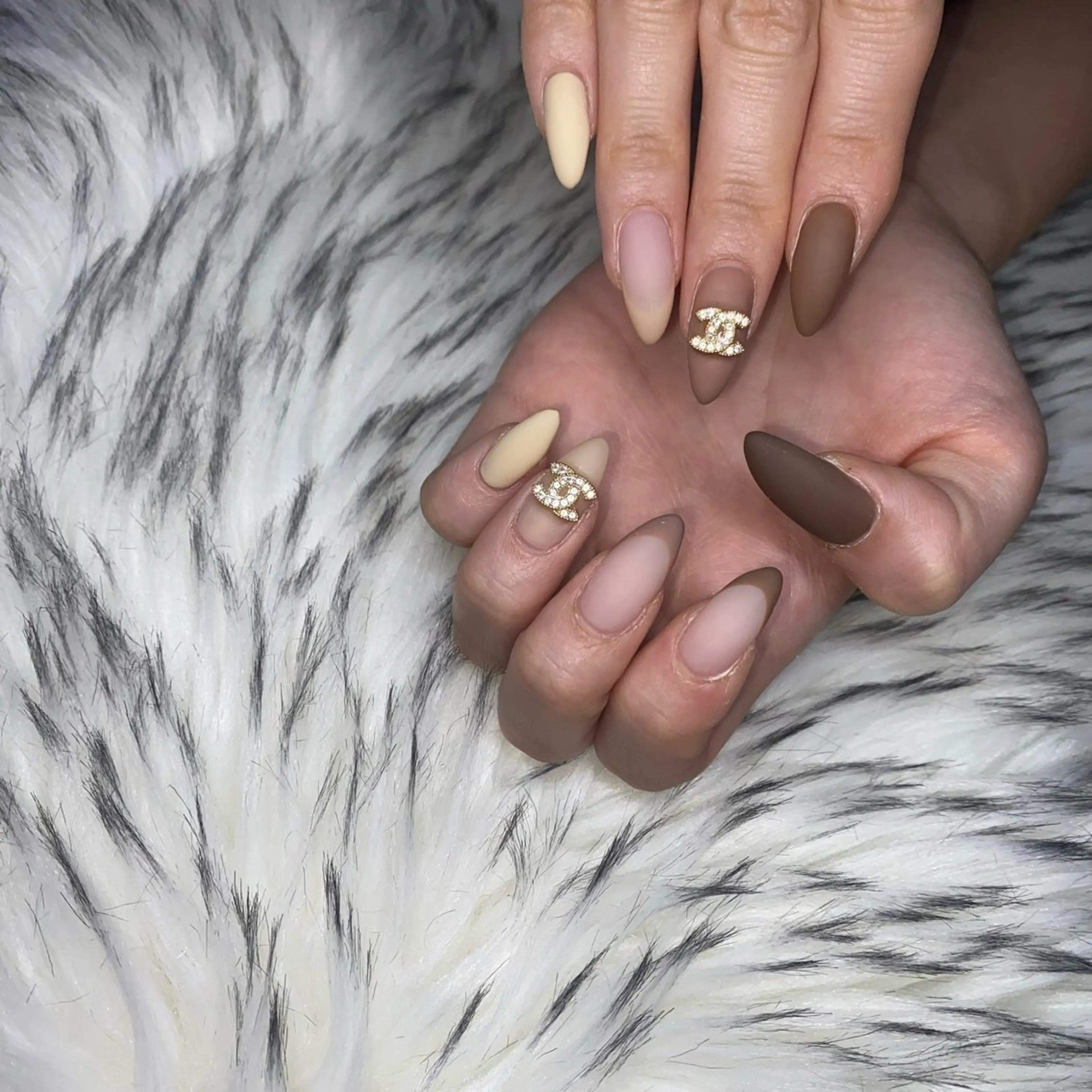 ネイル ハンドネイル la vie  Luire所属・la vie Luire ｱｽｶのネイルデザイン