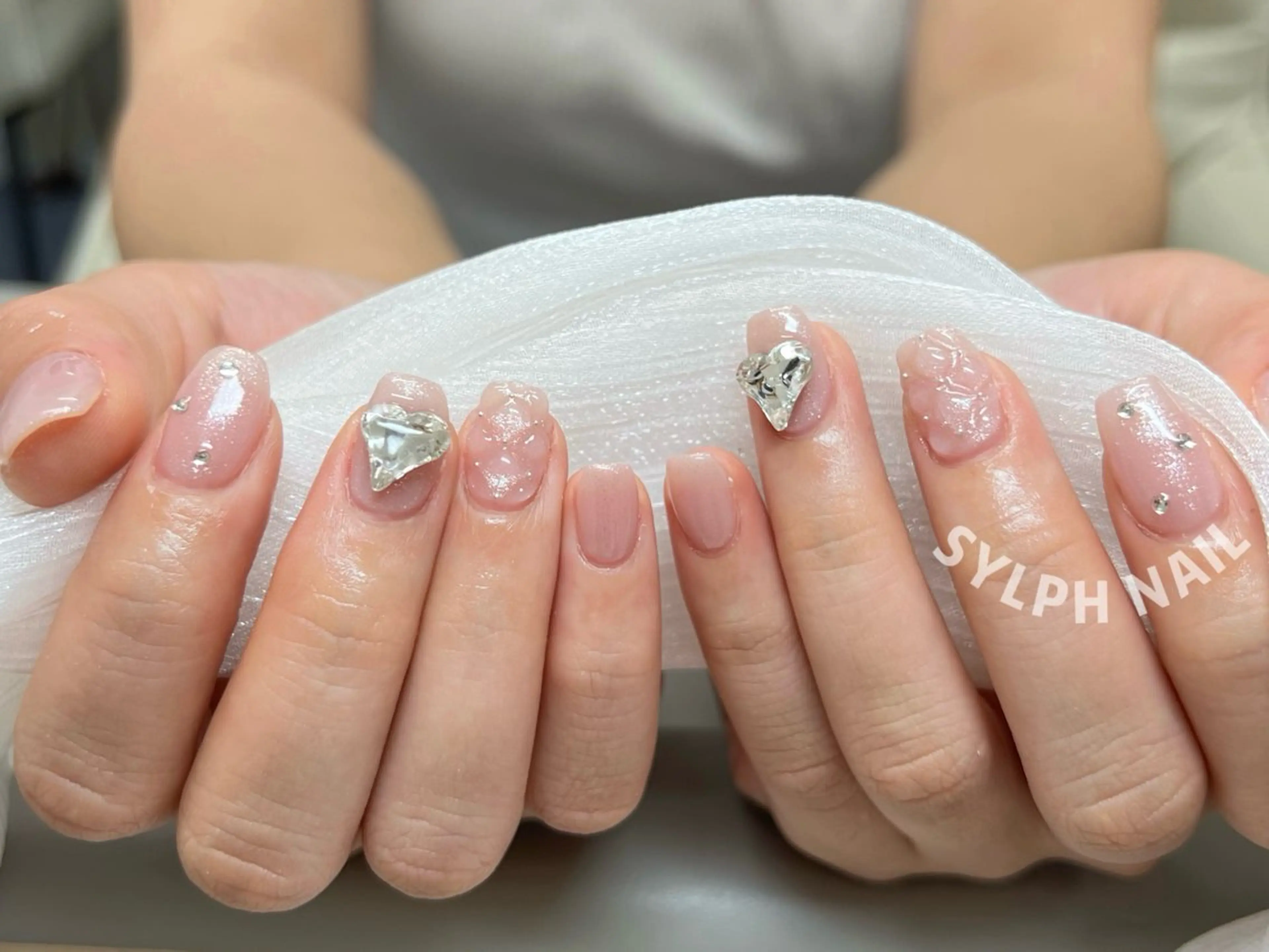 ネイル オーロラネイル フレンチネイル グラデーション 韓国ネイル ラメ(グリッター) ハンドネイル ハンドケア Trend Nail シルフのネイルデザイン