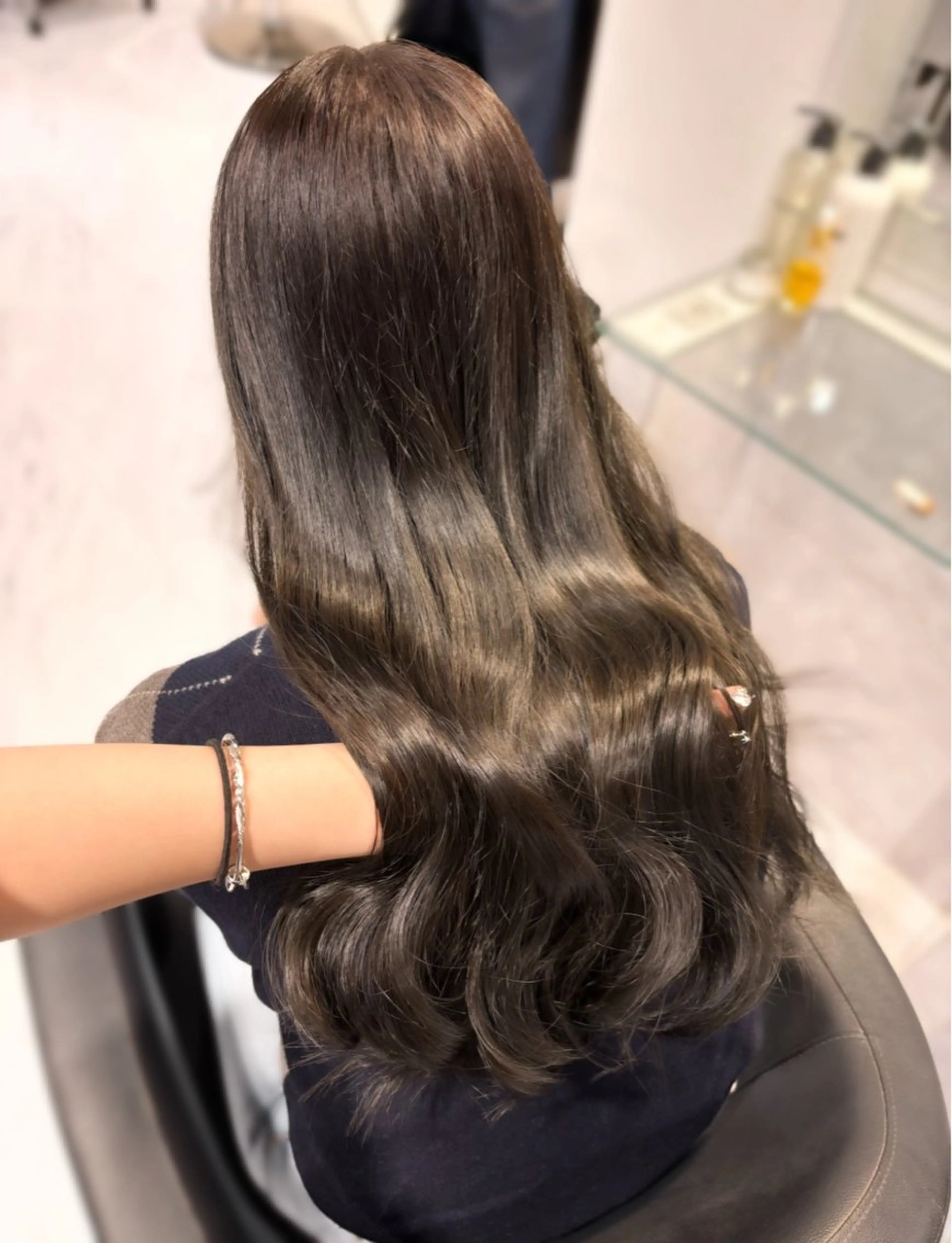 ロング カラー グレージュ オリーブグレージュ オリーブグレー 表参道♡暗髪^ྀི 艶カラー♡アユミのヘアスタイル