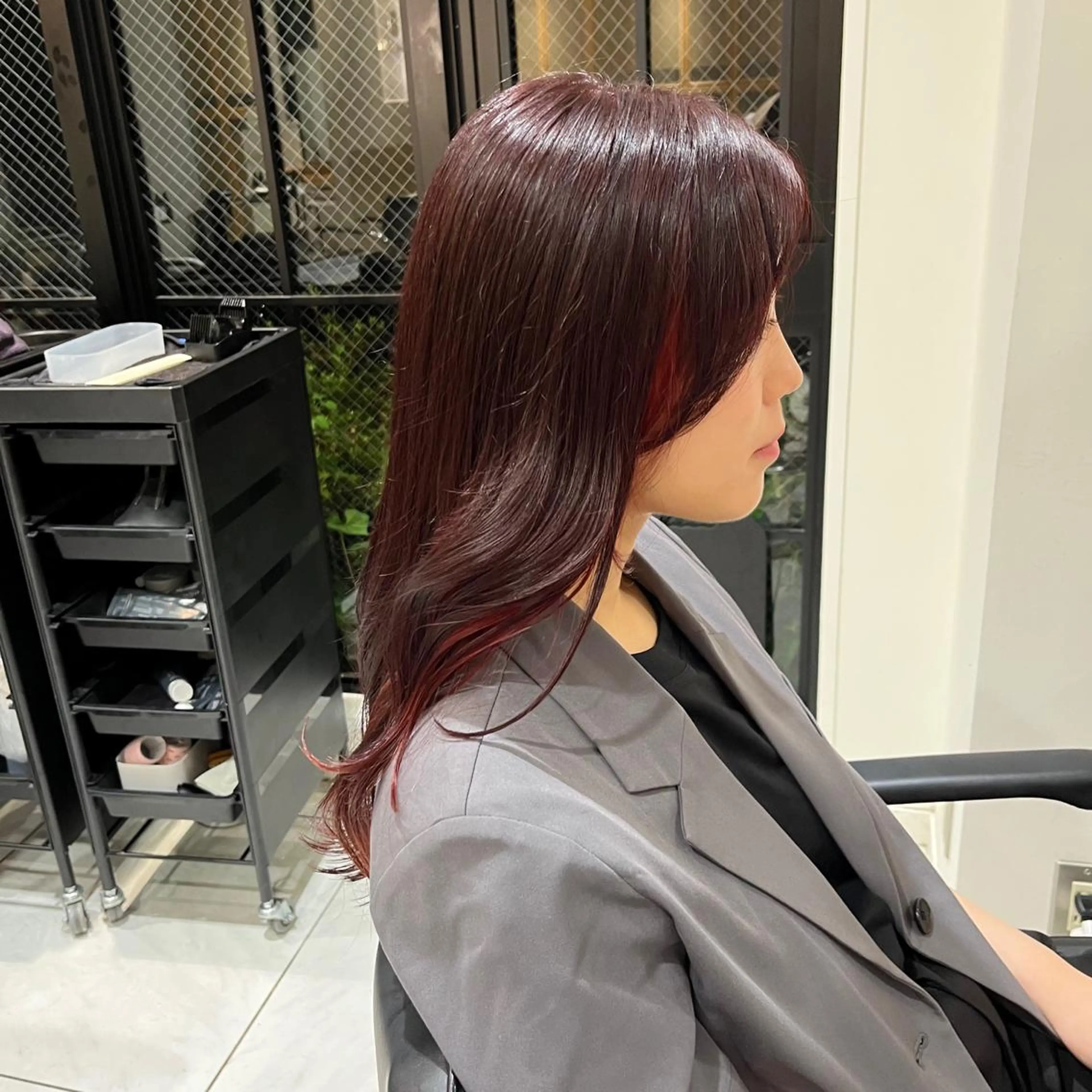 ロング カラー インナーカラー レッドカラー ナミ🩶暗髪/暖色 ❤️/透明感/縮毛のヘアスタイル