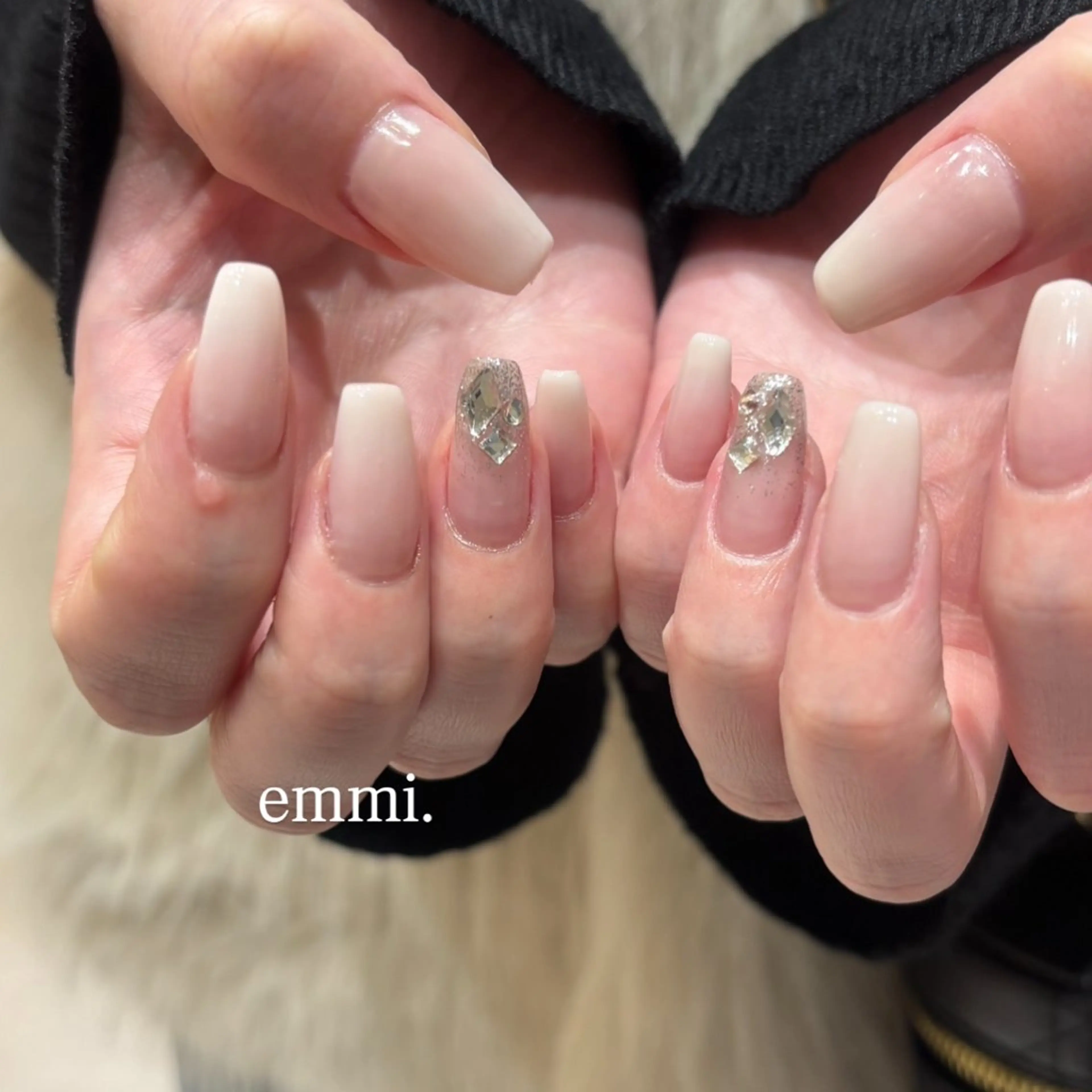 ネイル グラデーション ハンドネイル GO TODAY SHAiRE SALON 表参道colore店所属・emmi nailのネイルデザイン