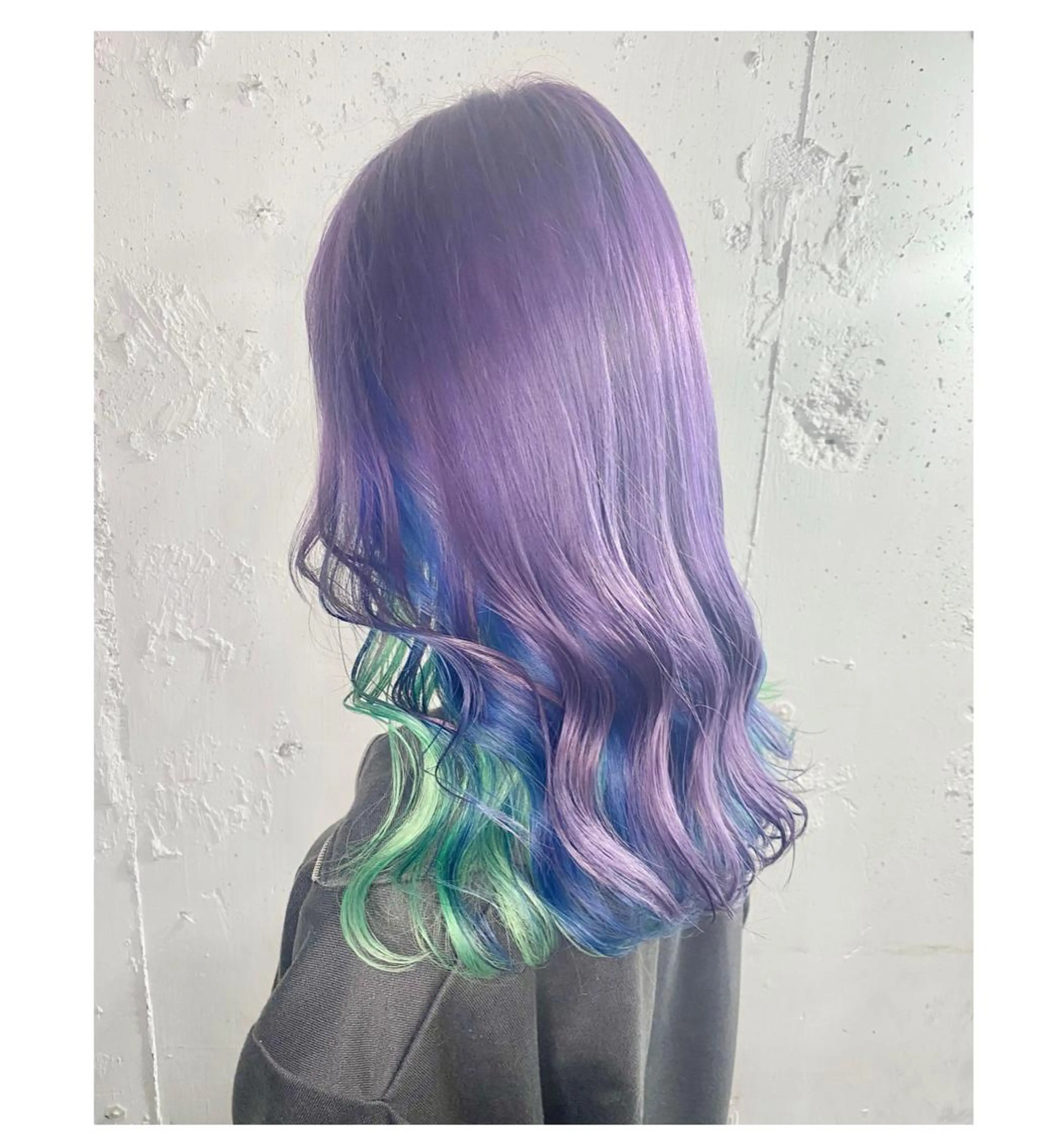 セミロング カラー GARU-ガル-所属・TSUNO🦖 派手髪/オタク美容師のヘアスタイル