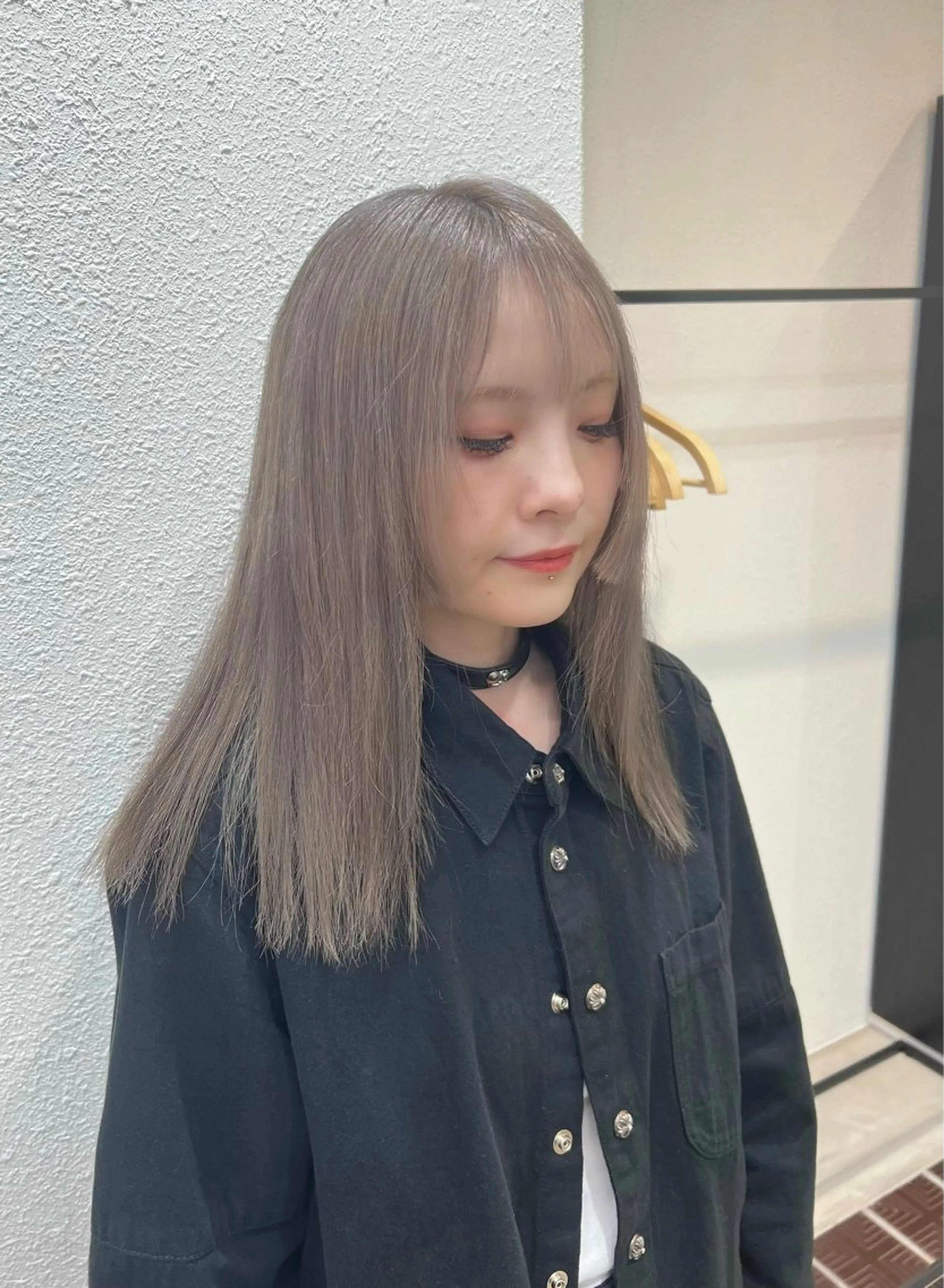 セミロング カラー グレージュ シルバー ヘアカラー ブリーチカラー🦋‪ 田中さくらのヘアスタイル