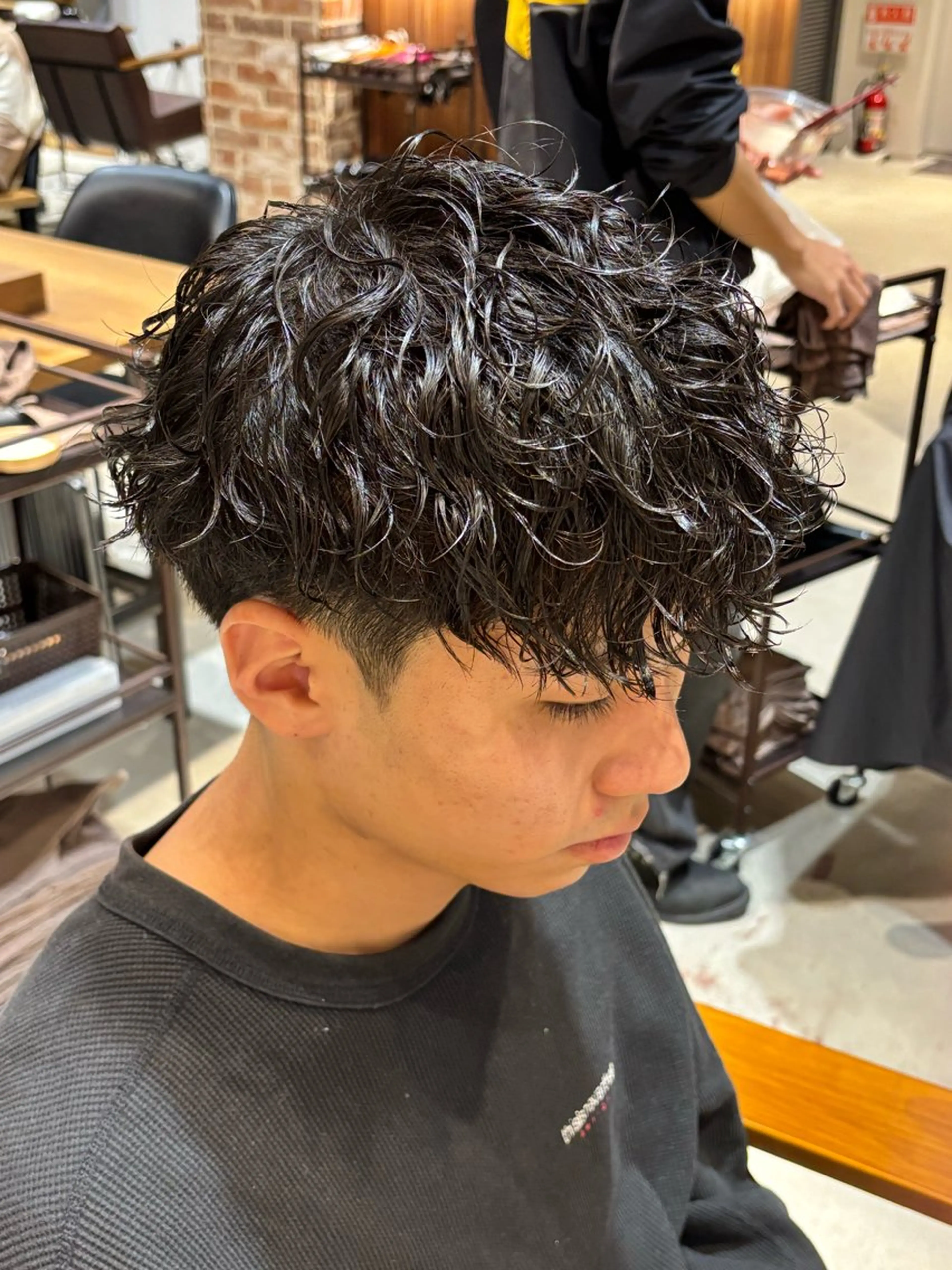 ショート パーマ メンズ メンズパーマ ツイストスパイラルパーマ スパイラルパーマ カット パーマ トリートメント パーマ職人DAIKI ツイスパ/波巻きのヘアスタイル
