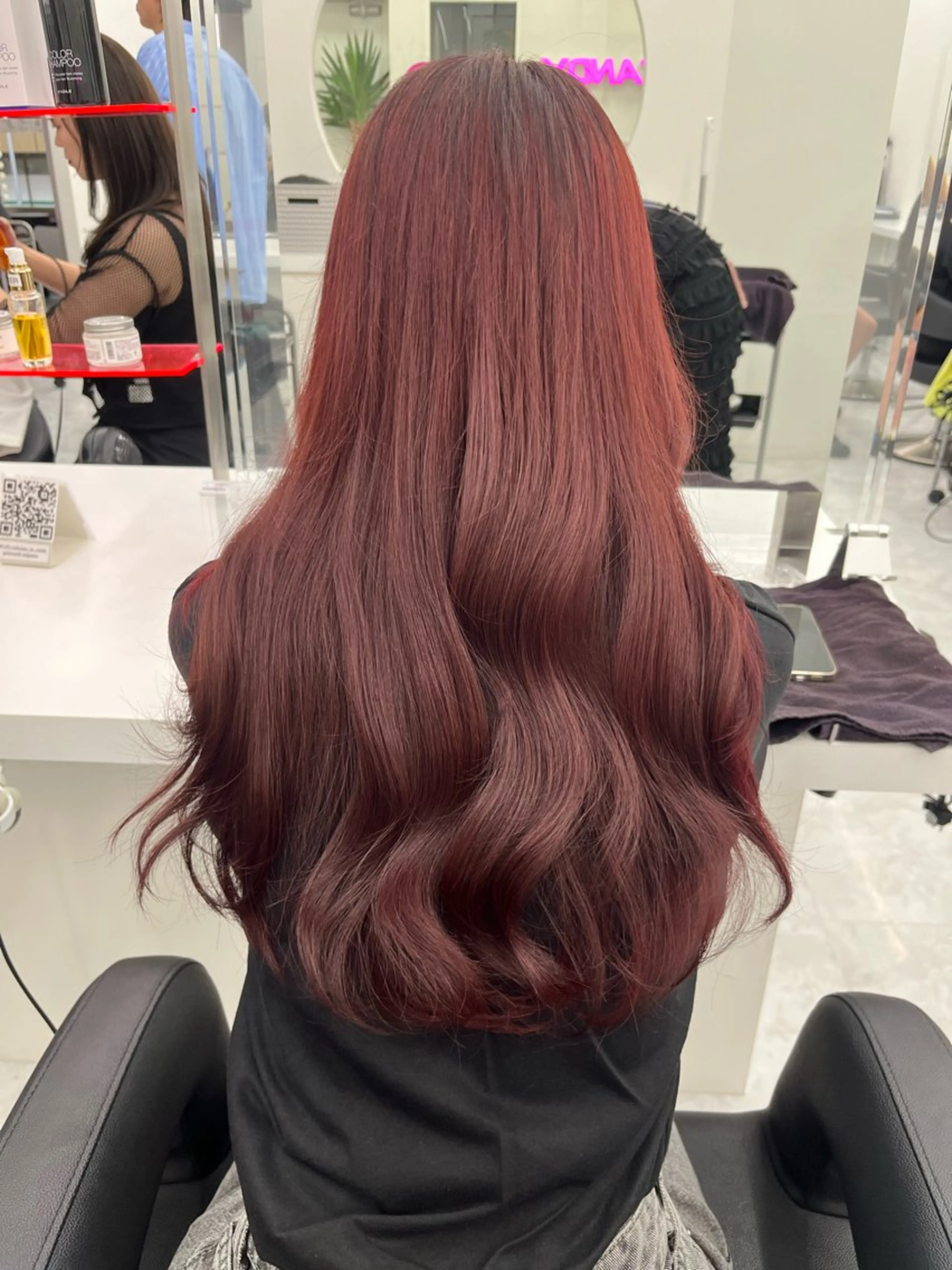 ミディアム ❤︎ワンホンガーリー なハイトーンヘア❤︎のヘアスタイル