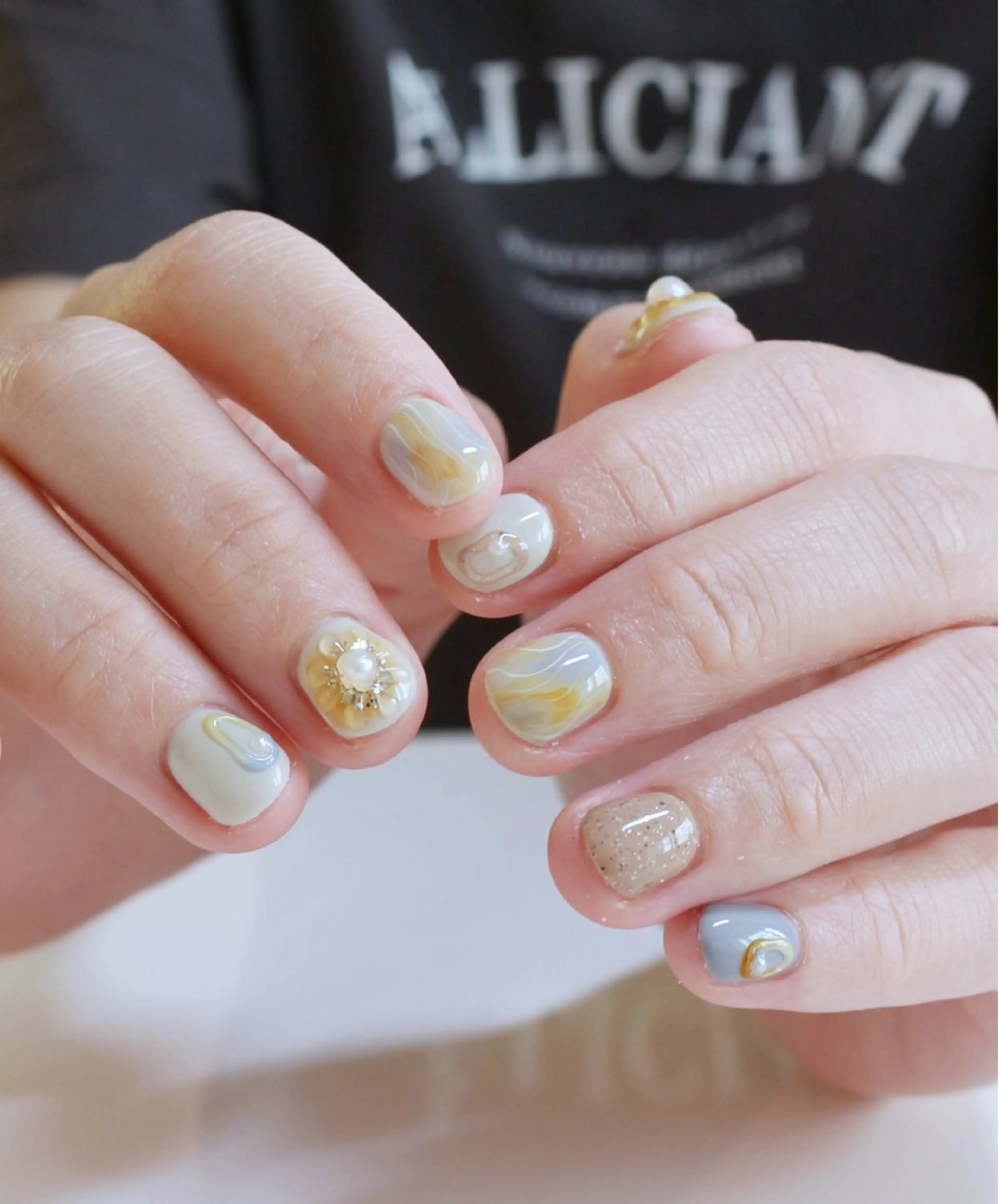 ネイル フラワーネイル ニュアンスネイル ぷっくりネイル 夏ネイル ハンドネイル Baku Nailsのネイルデザイン