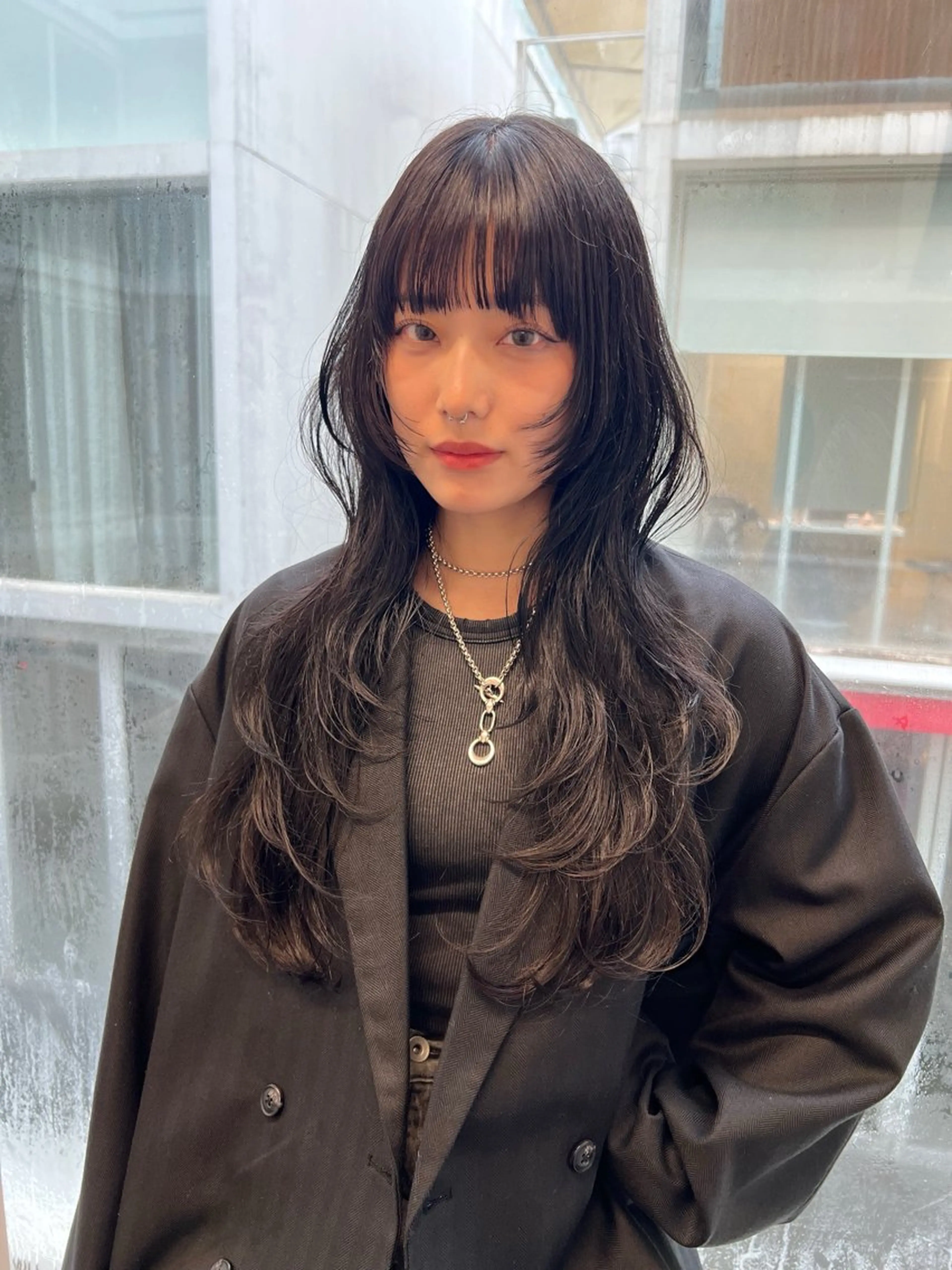 ロング カラー くせ毛 レイヤーカット 縮毛矯正 salowin表参道HOLON所属・TOMOYAレイヤー ブリーチ縮毛矯正のヘアスタイル