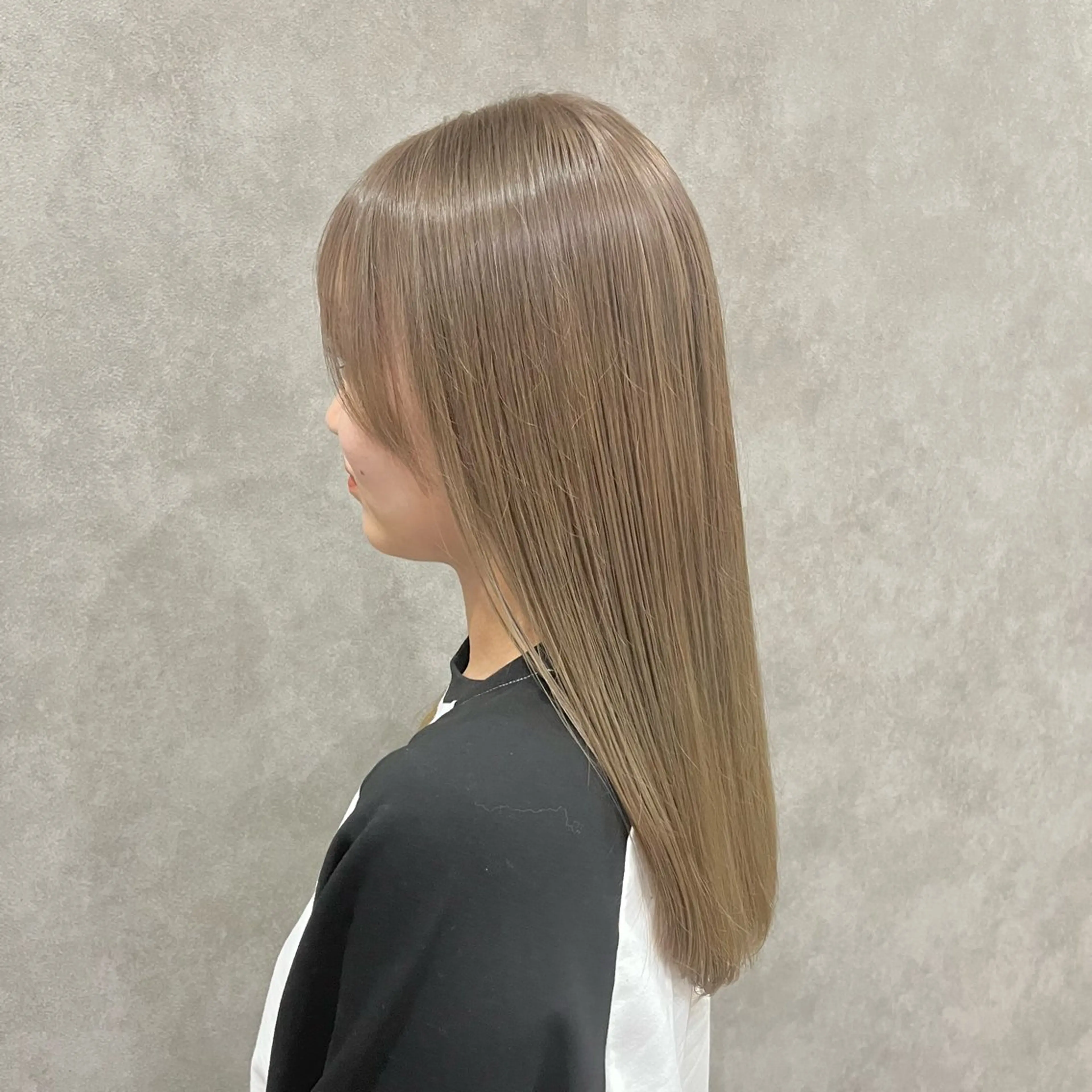 セミロング カラー ベージュカラー ミルクティーベージュ ヘアカラー FUJINO RYOのヘアスタイル