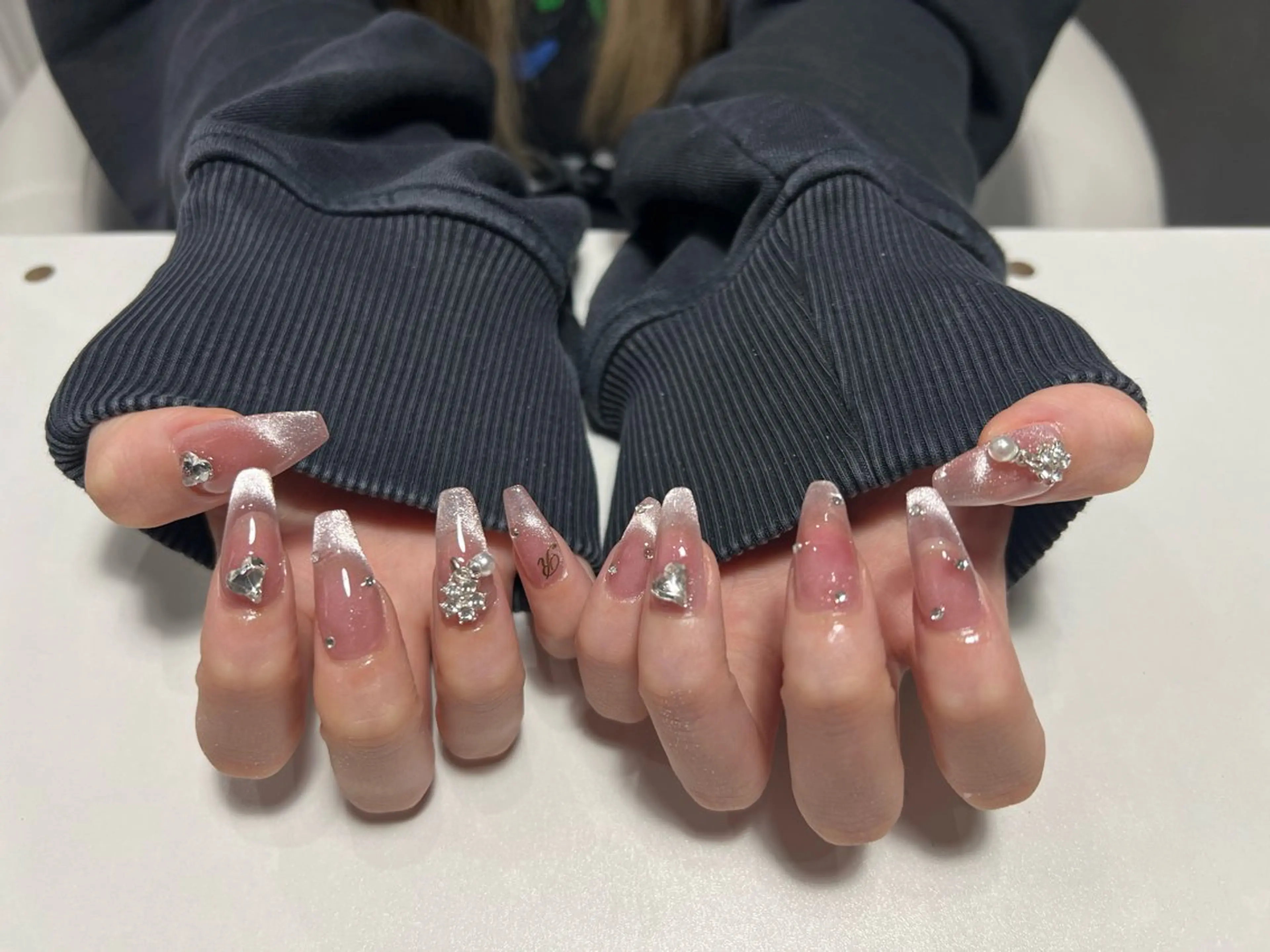 ネイル 長さ出し フレンチネイル マグネットネイル マグネットフレンチ ハンドネイル 伊郷 雪乃のネイルデザイン