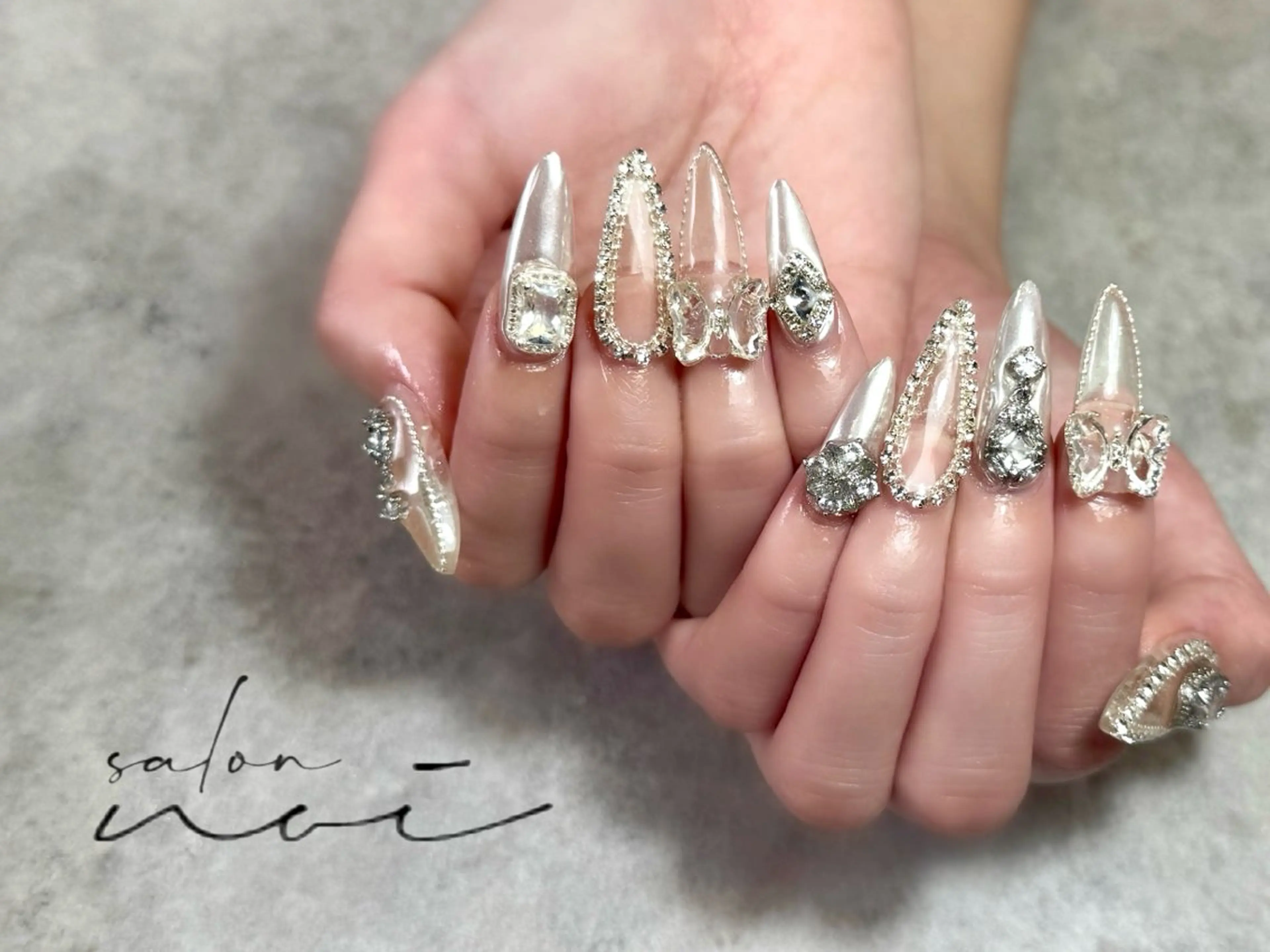 ネイル クリアネイル スカルプネイル ストーンネイル ハンドネイル salon noi所属・salon noiのネイルデザイン