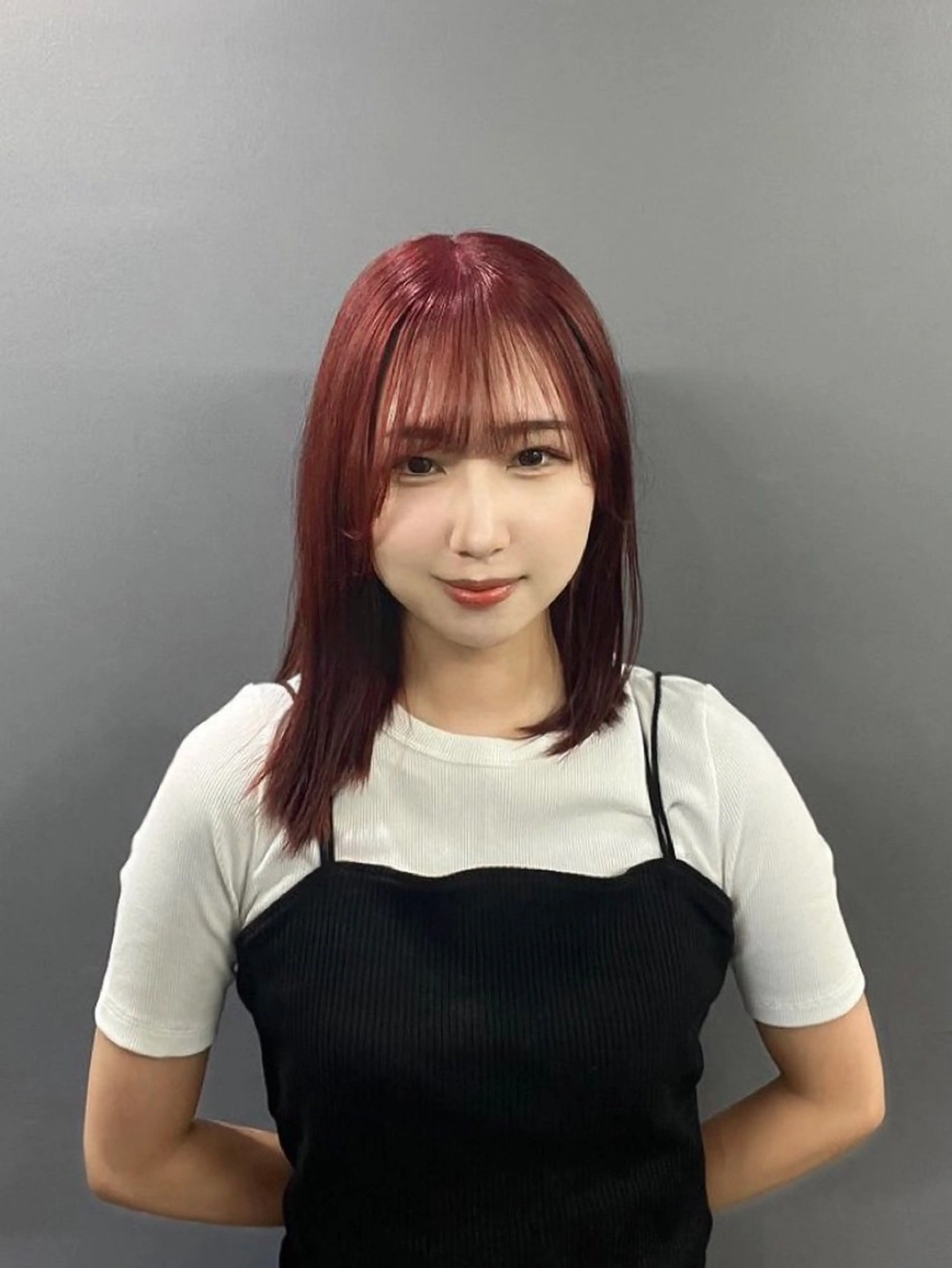 ミディアム カラー ボルドーカラー レッドカラー TETE所属・chloe 【クロエ】のヘアスタイル