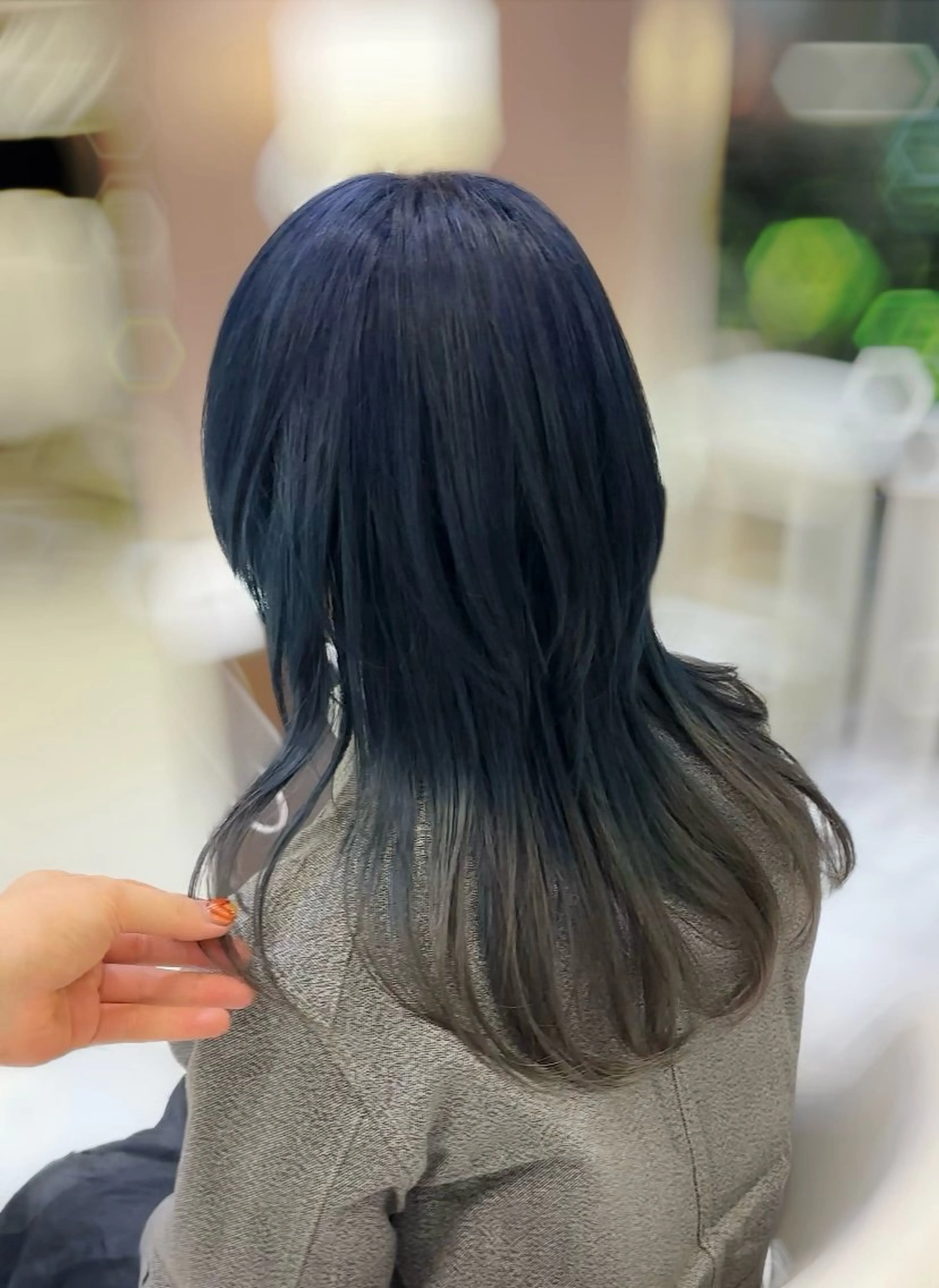 セミロング カラー デザインカラー🕊️ イオのヘアスタイル