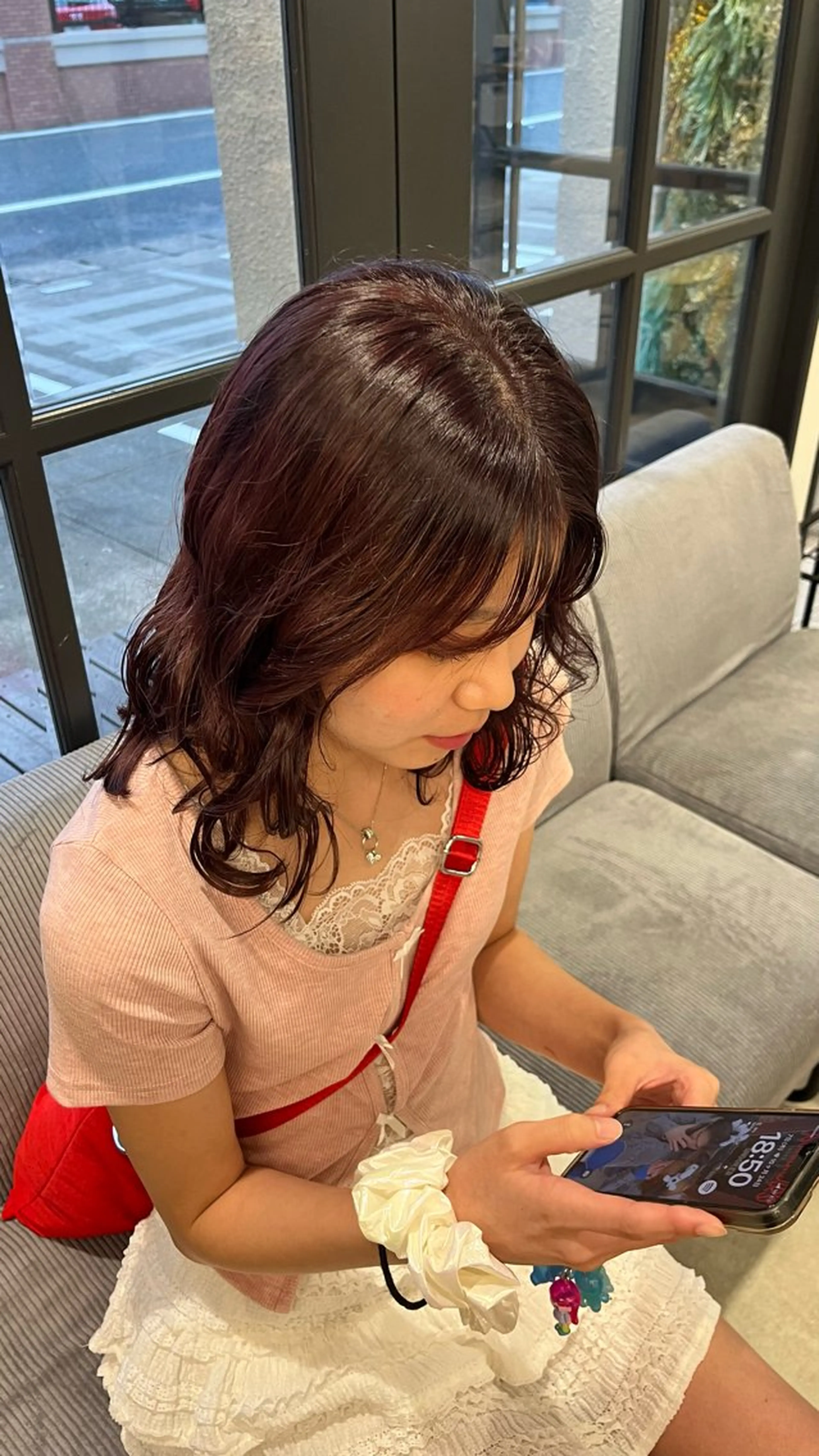 ミディアム カラー 久保山 遥菜のヘアスタイル